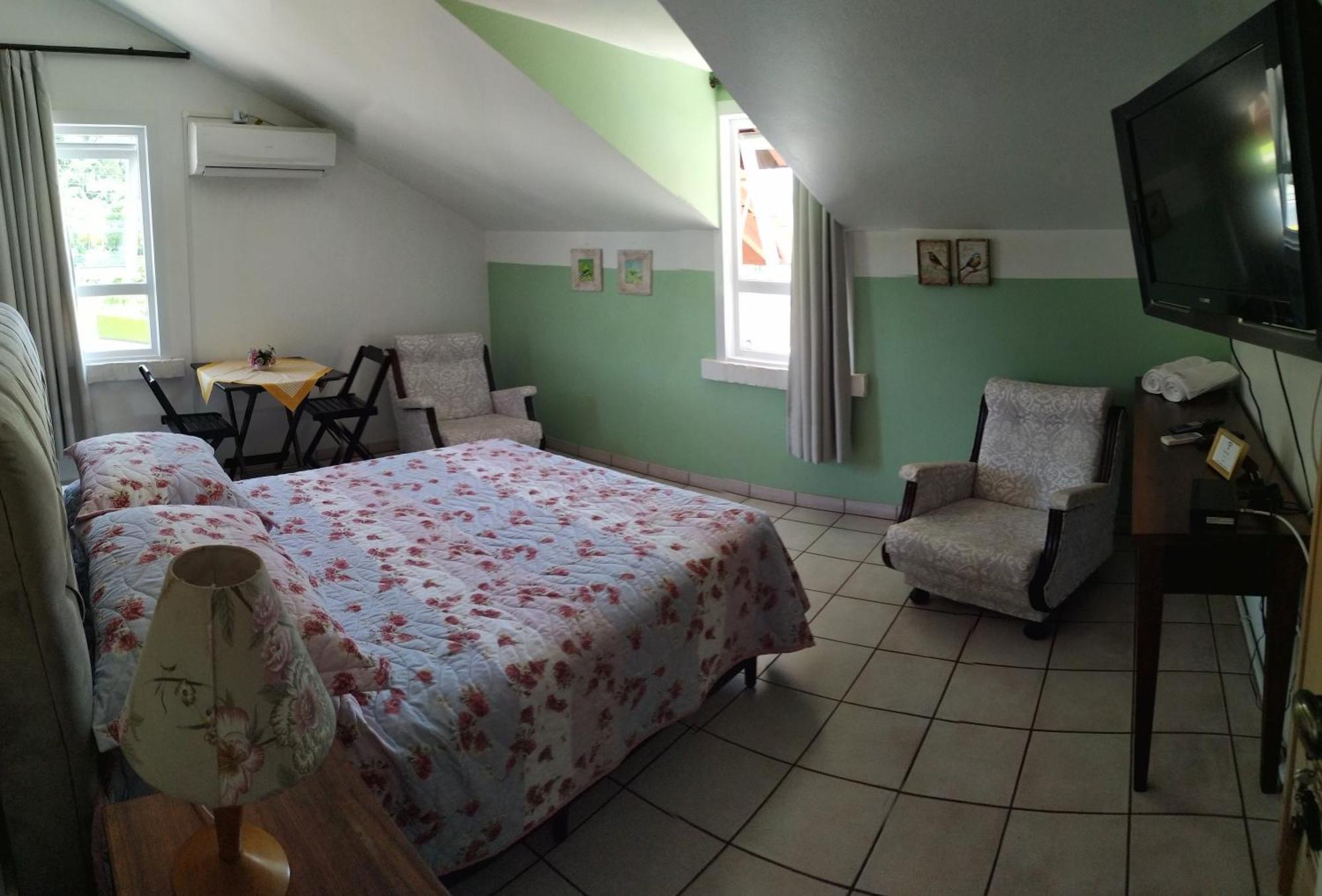 Deluxe Family Suite