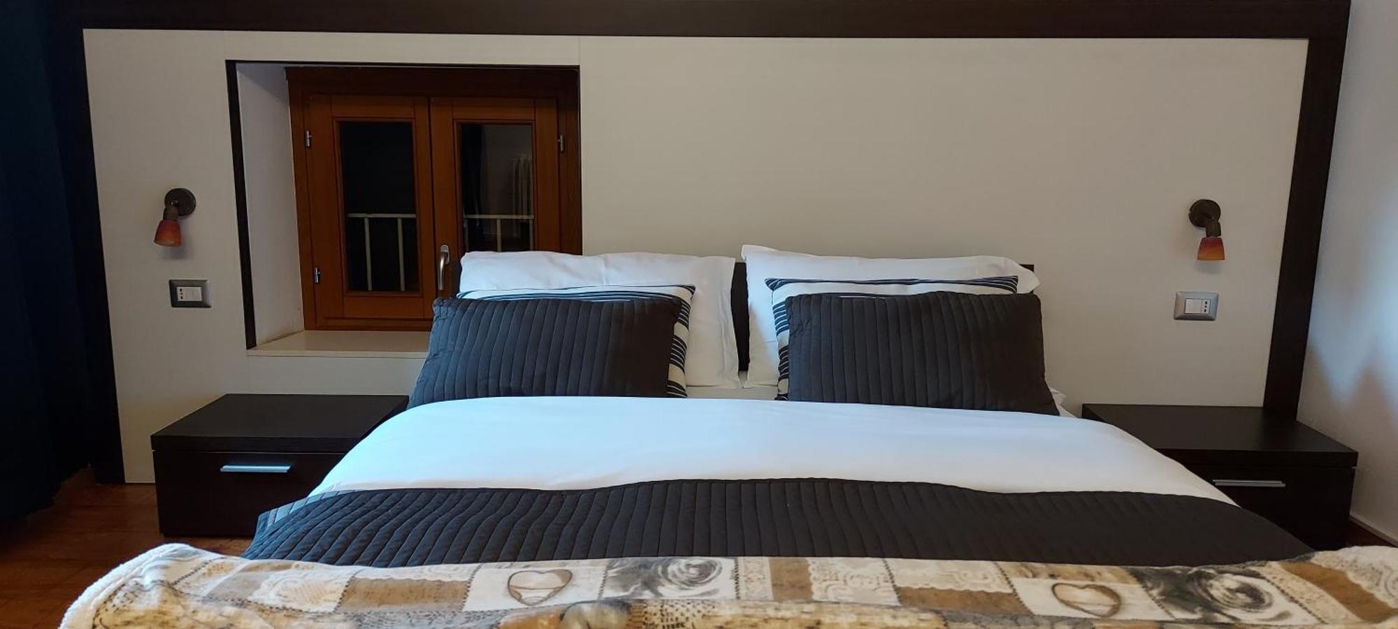 Double Room Balcony Lake View
