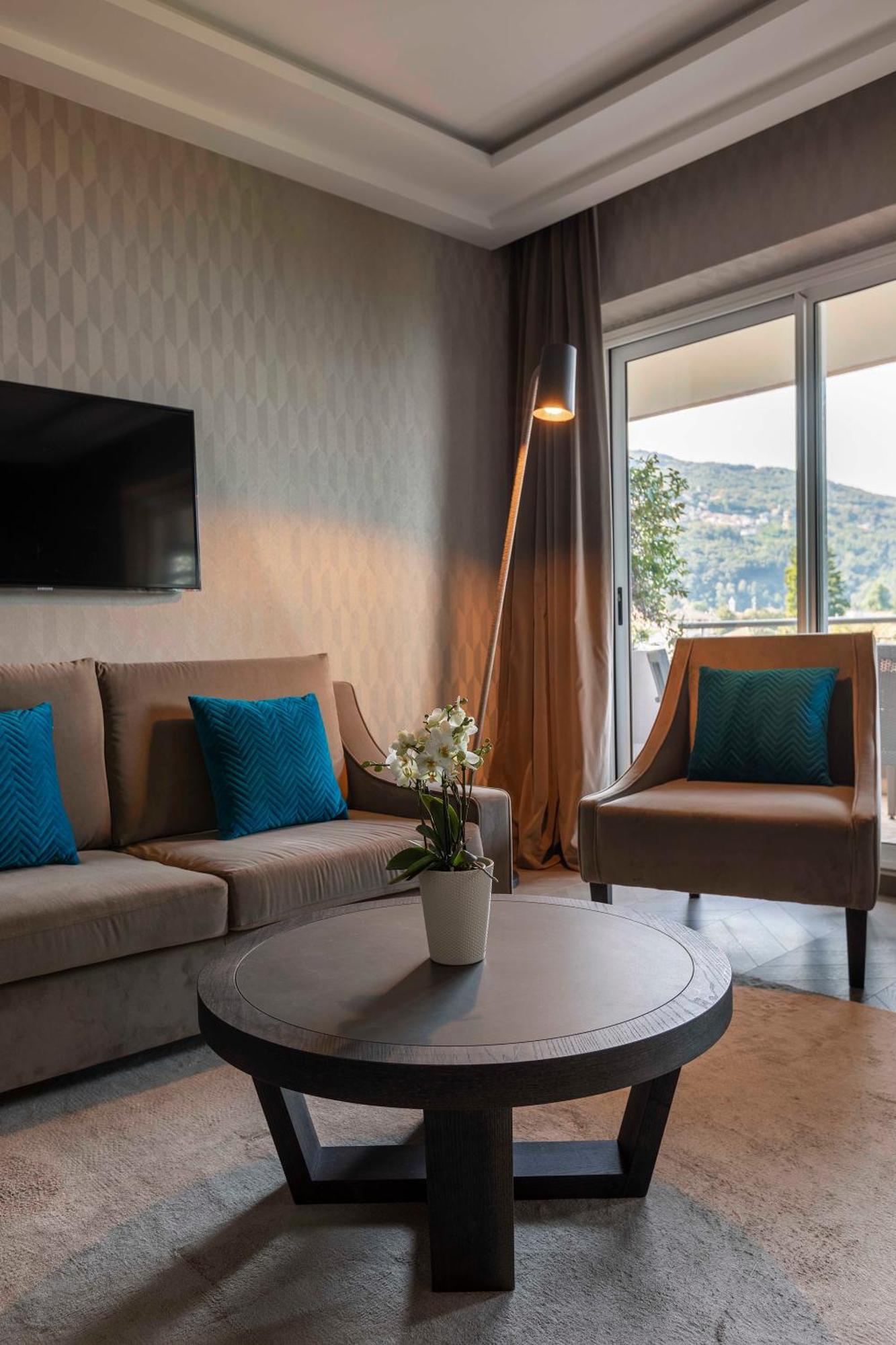 Junior Suite Lake View