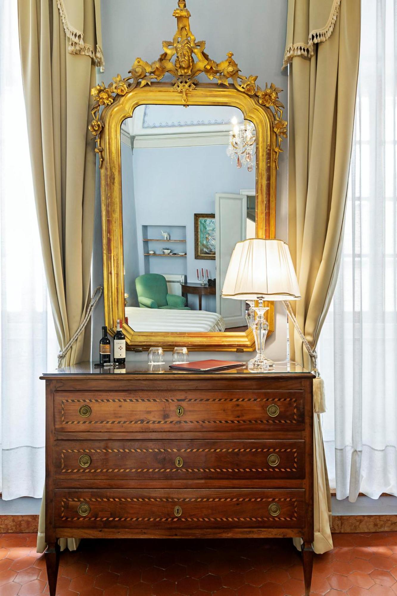 Junior Suite Bathtub