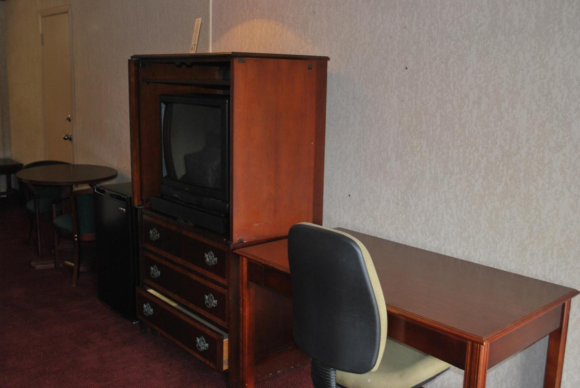 Deluxe Room Three Double Beds