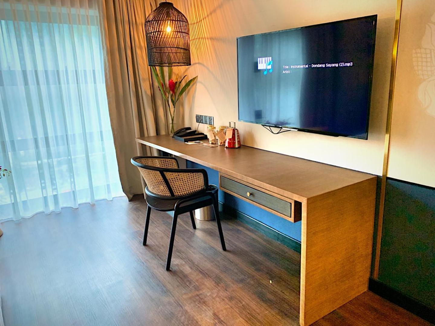 Heritage King Room