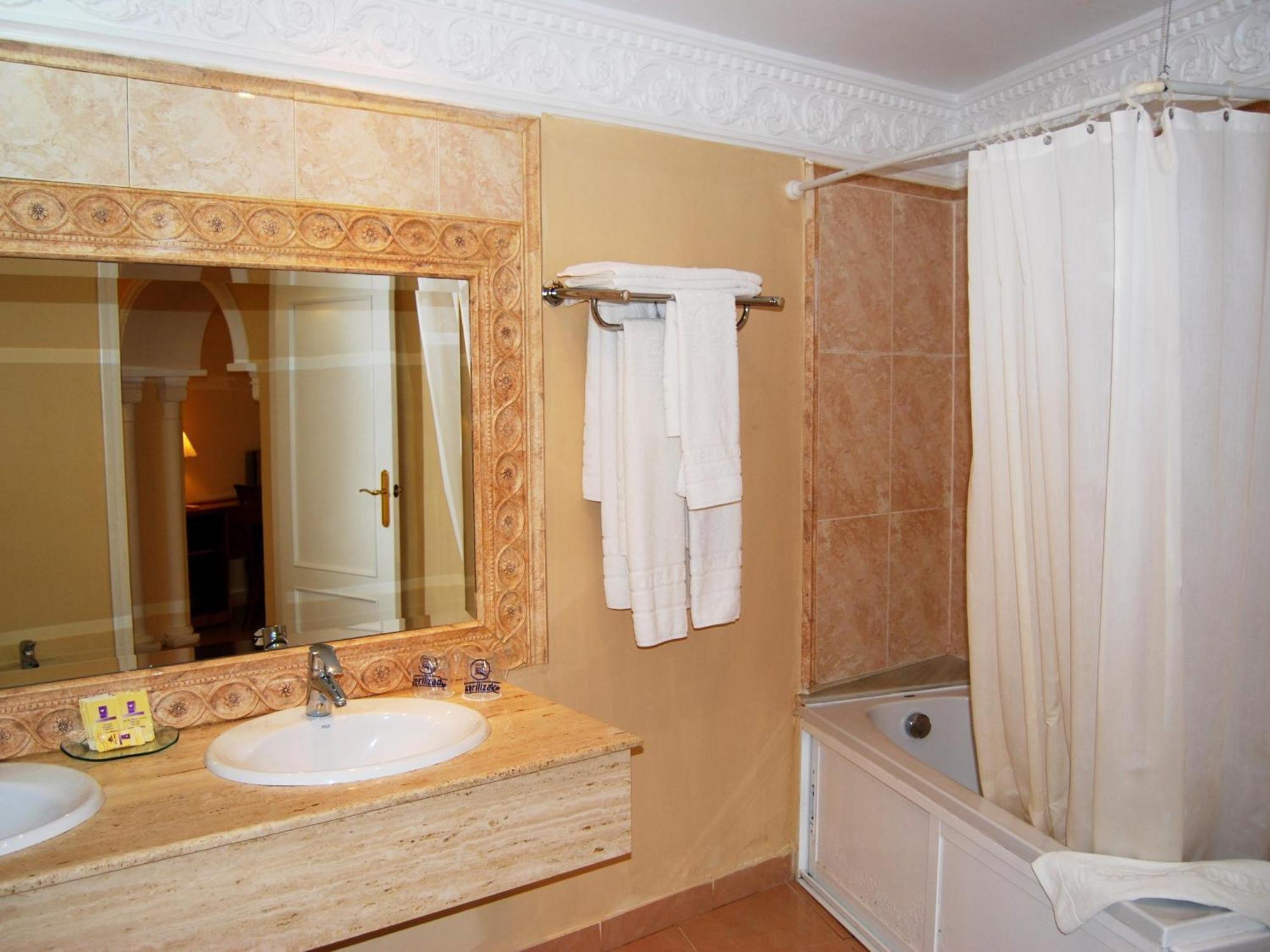 Triple Room Sea Views