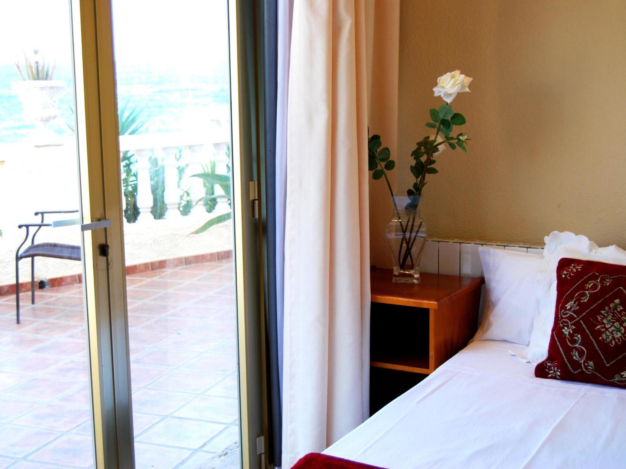 Triple Room Sea Views