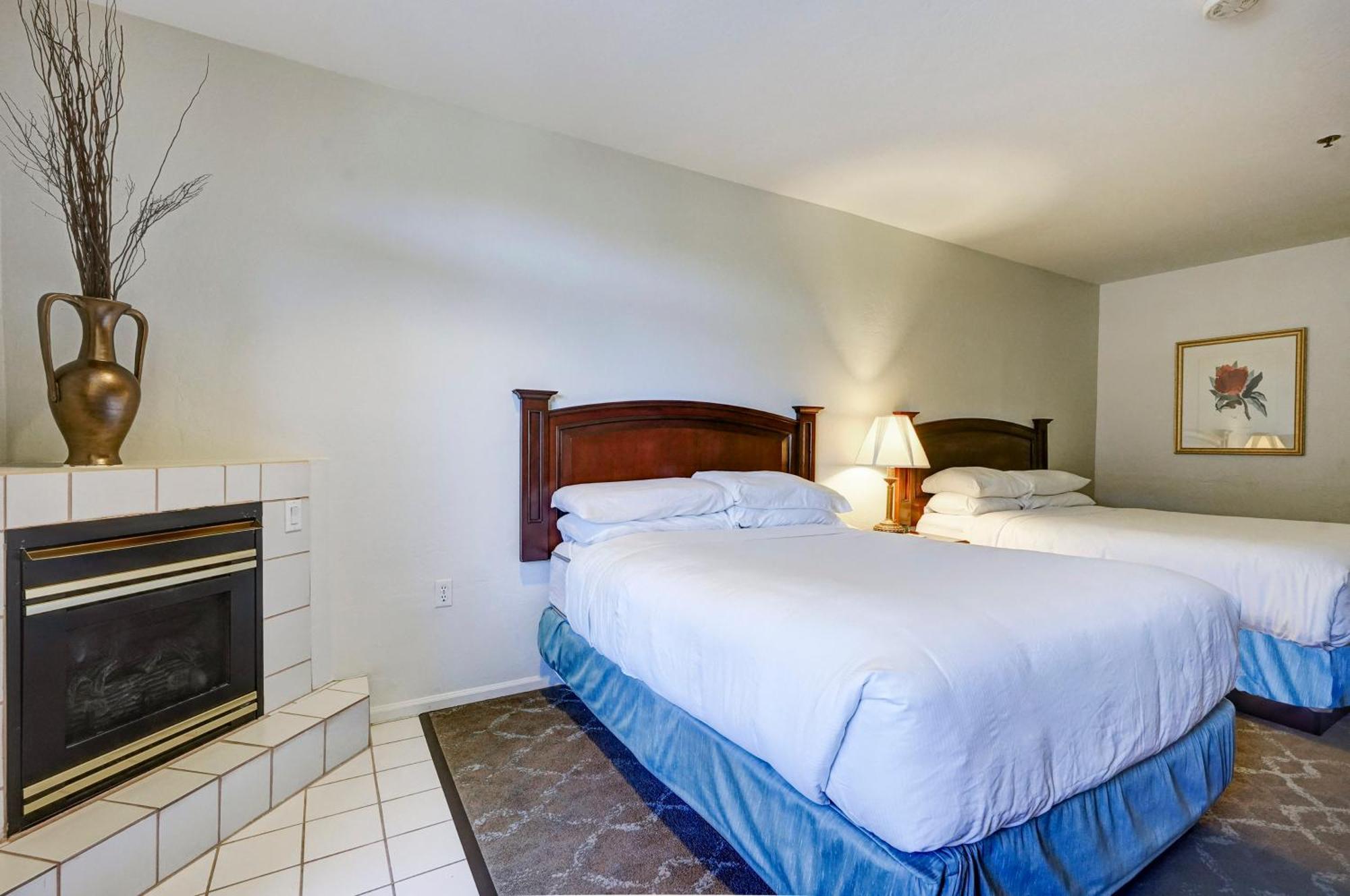 Deluxe Double Queen Accessible Room