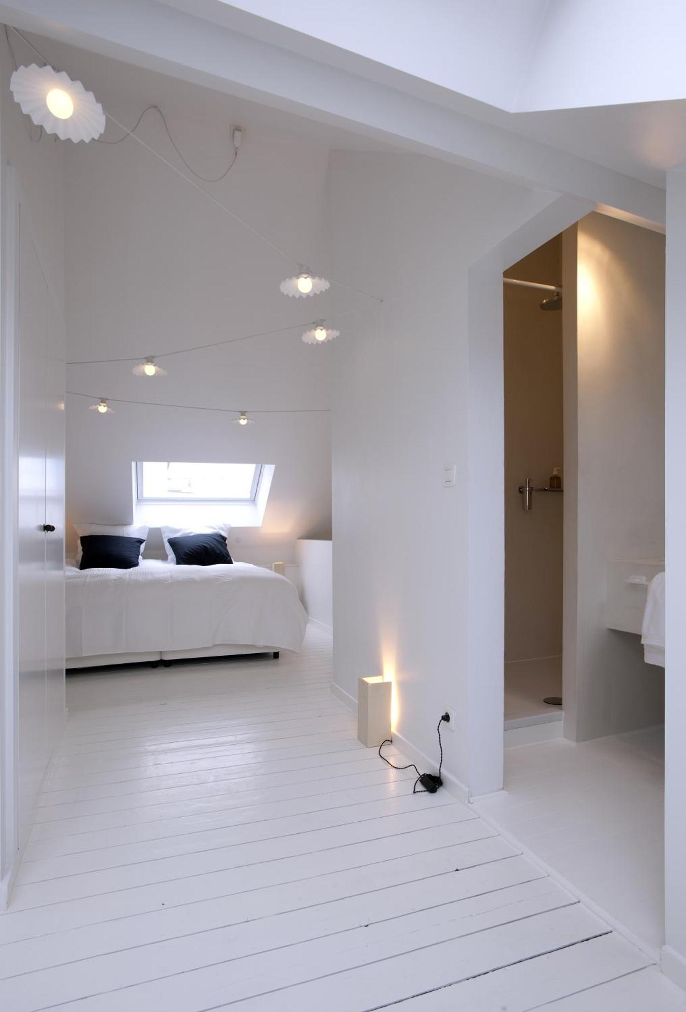 Twin Room Shower