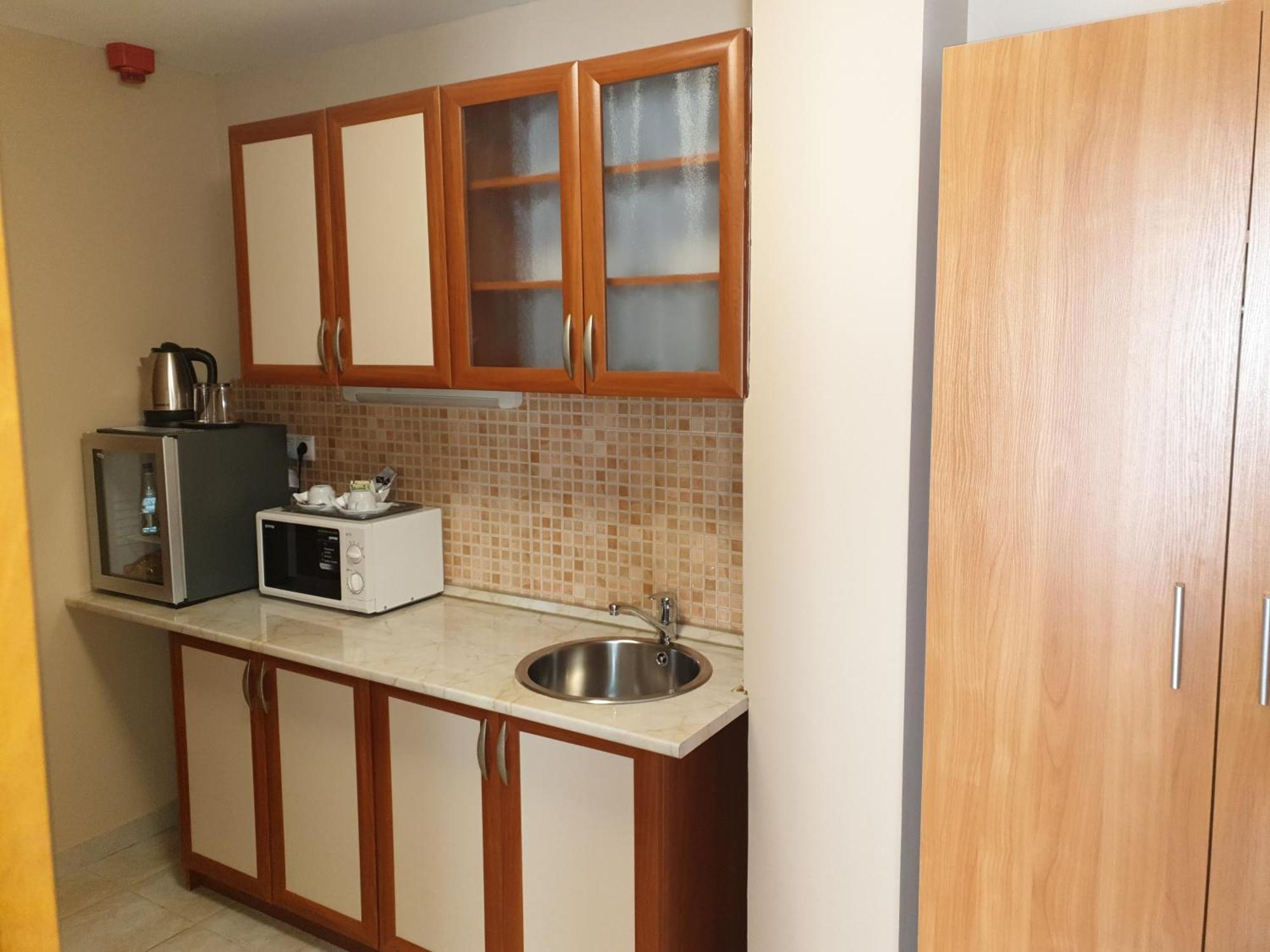 Deluxe Double Room Kitchenette