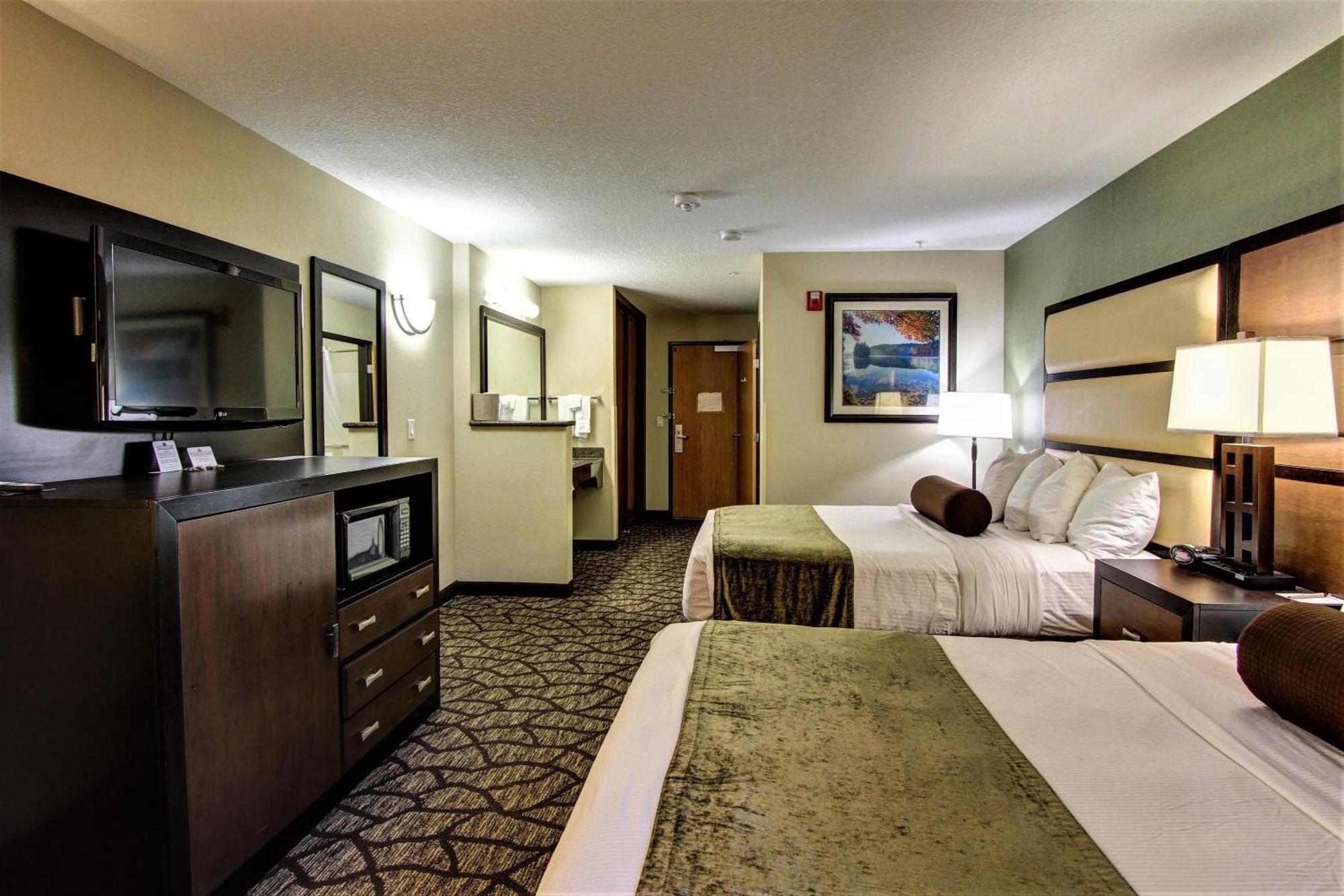 Queen Room Two Queen Beds Non-Smoking