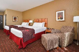 Deluxe Queen Suite