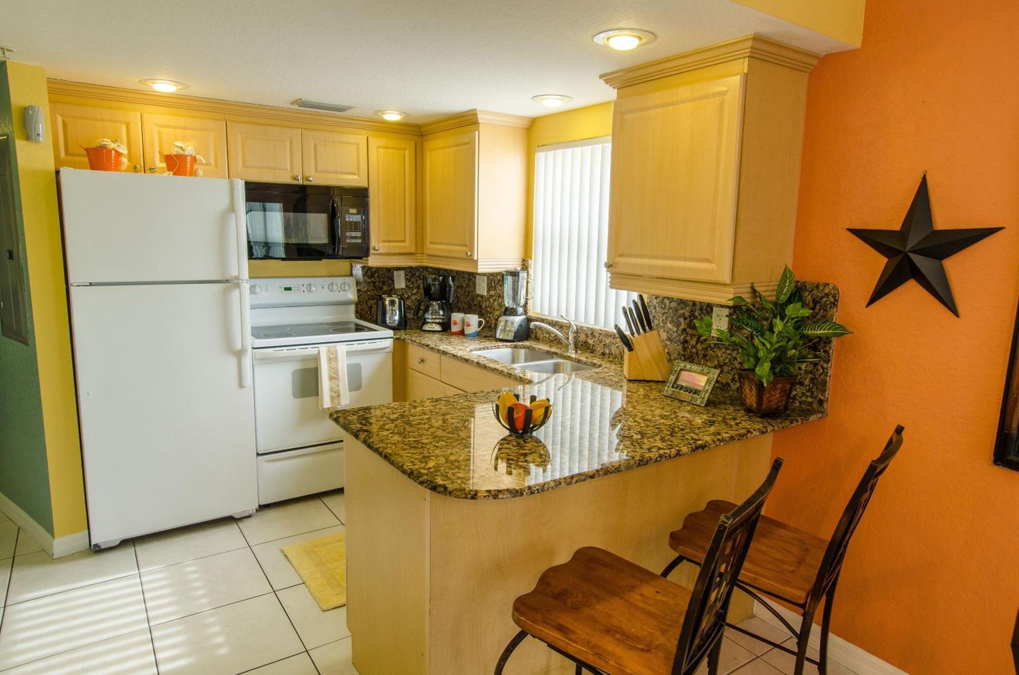 Two-Bedroom Apartment Private Balcony Ocean View