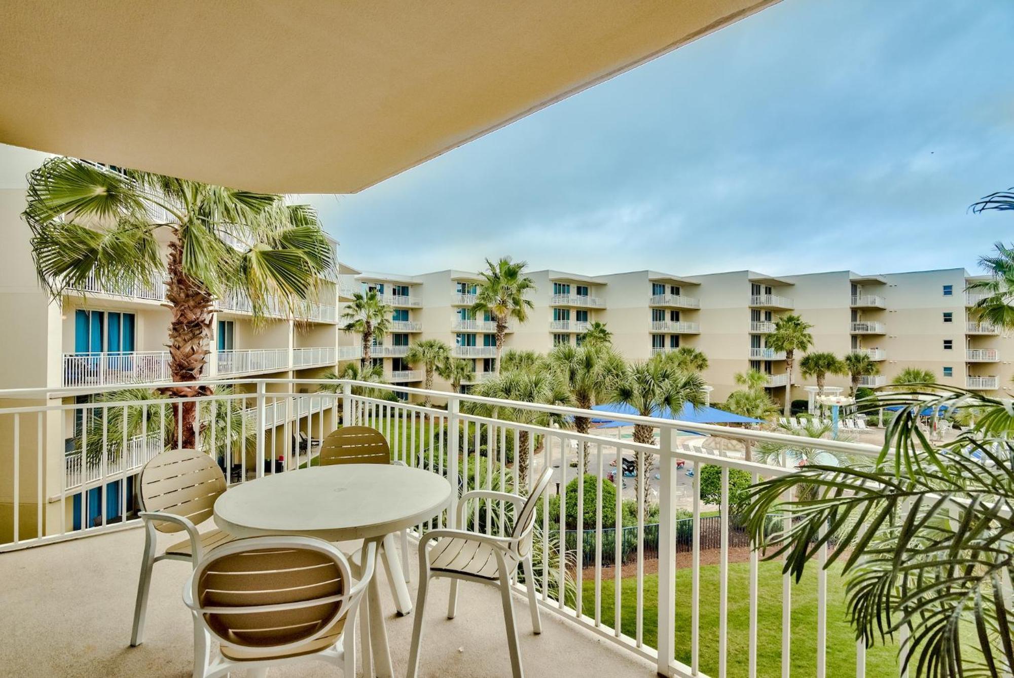 Apartment Pool View