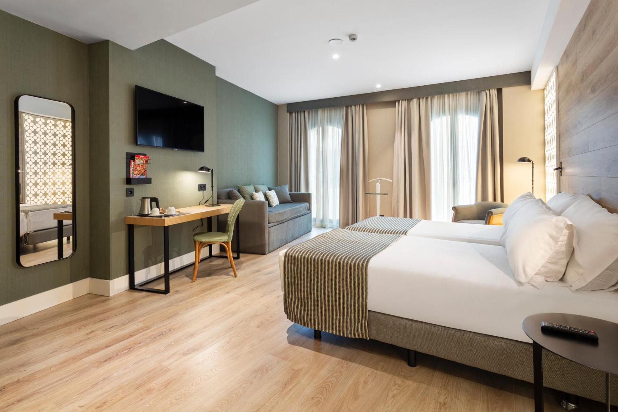 Deluxe Double or Twin Room Spa Access