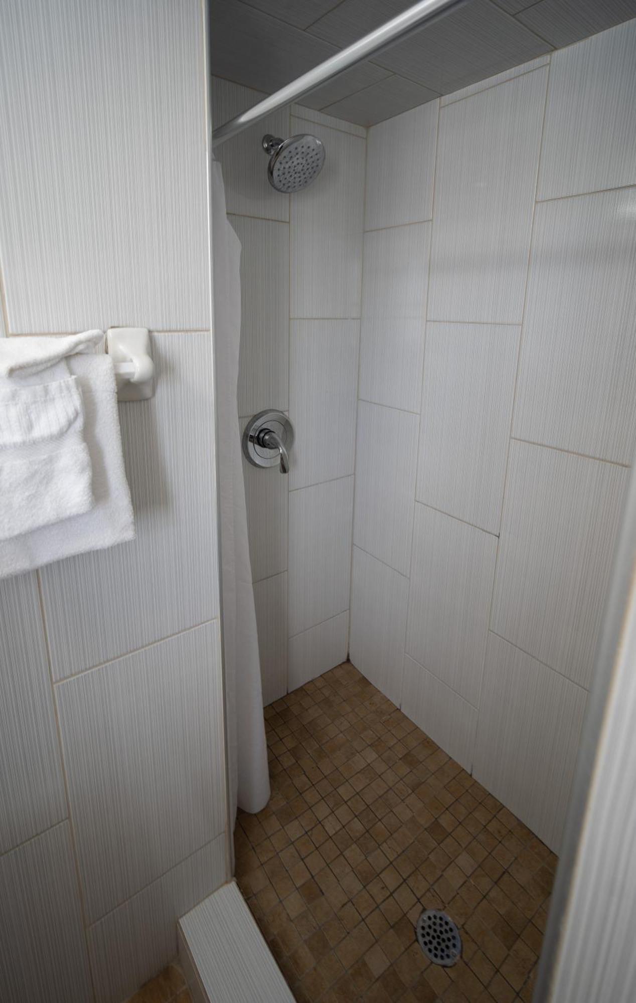 Deluxe King Studio Full Kitchen-Non Smoking