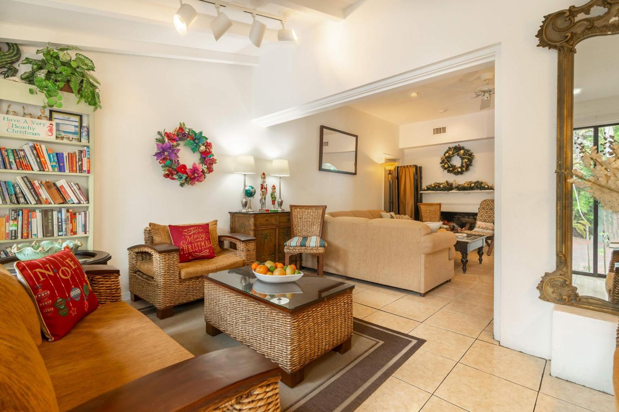 Deluxe Two-Bedroom Apartment Garden View