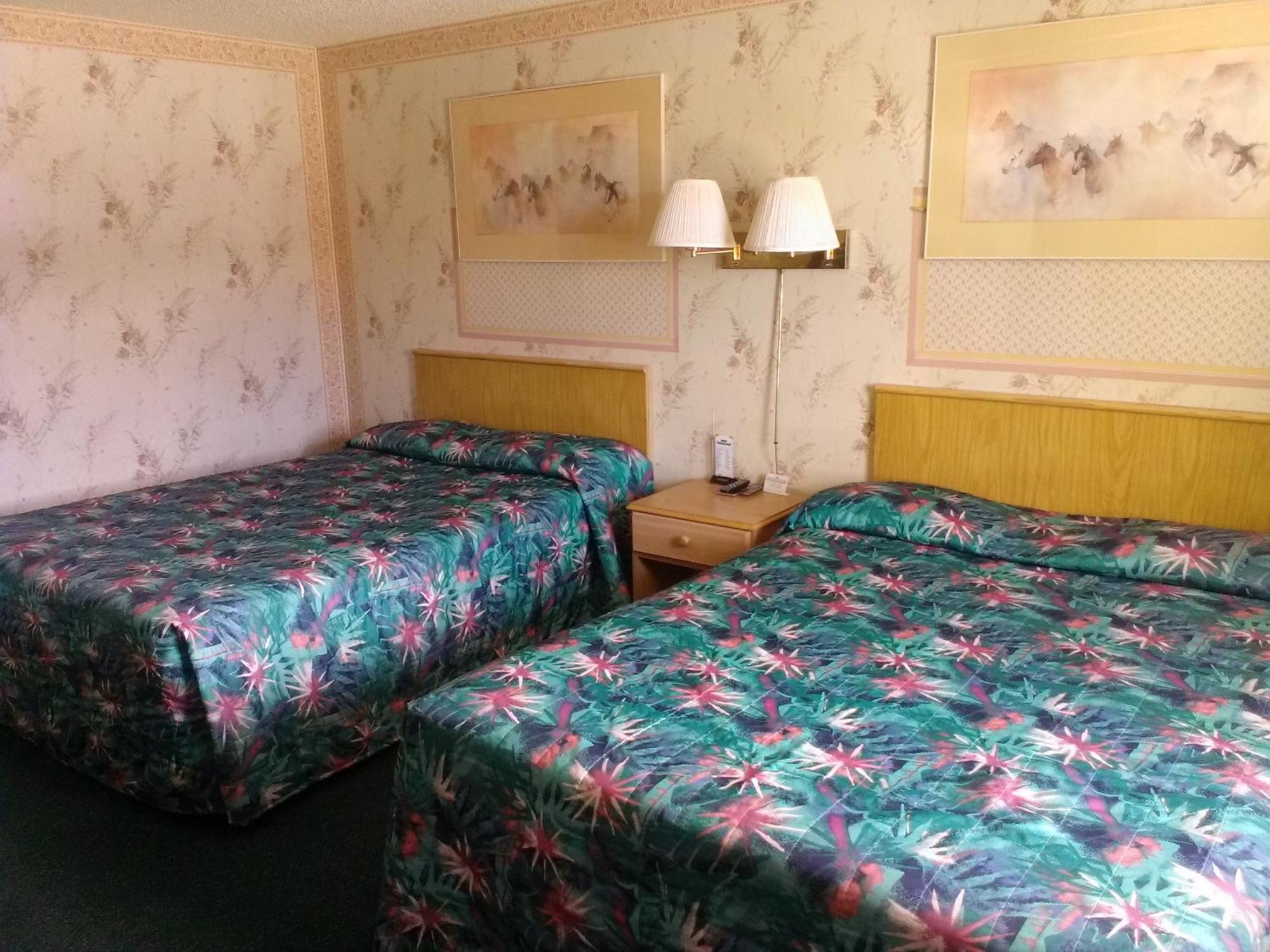 Queen Room Two Queen Beds Non-Smoking