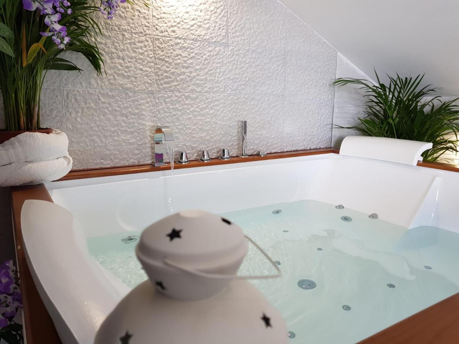 King Room Spa Bath