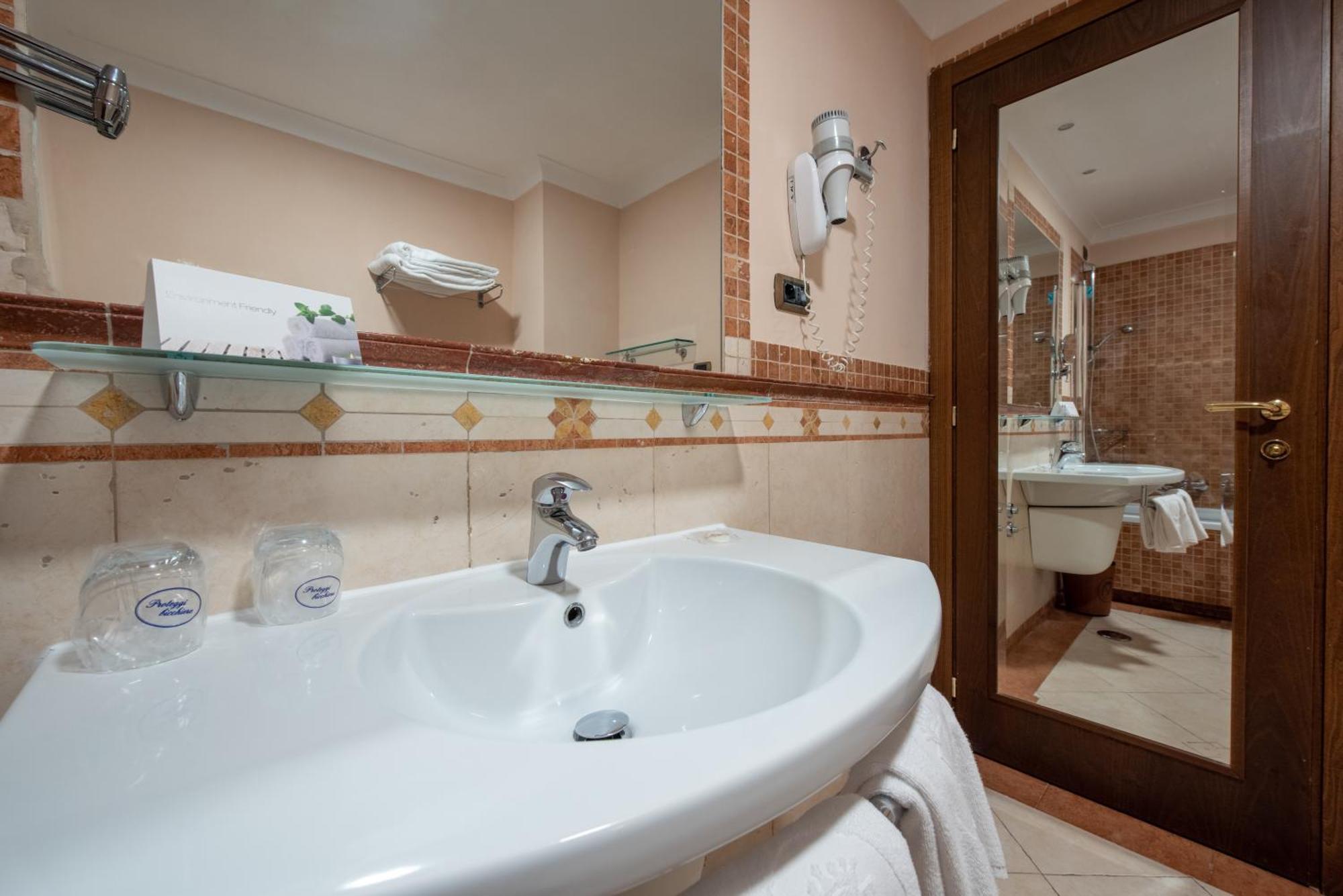 Economy Double or Twin Room Annex First floor no elevator