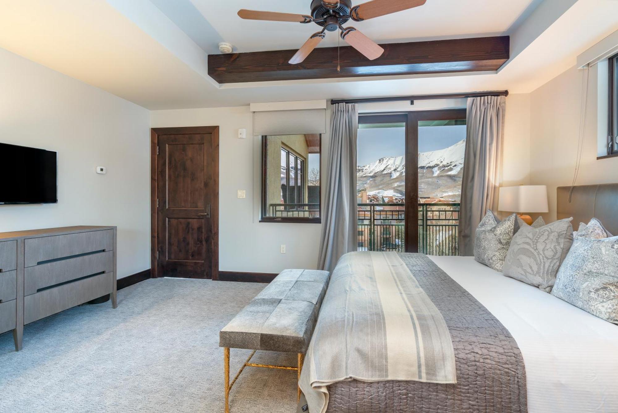 One Bedroom Residence Connecting