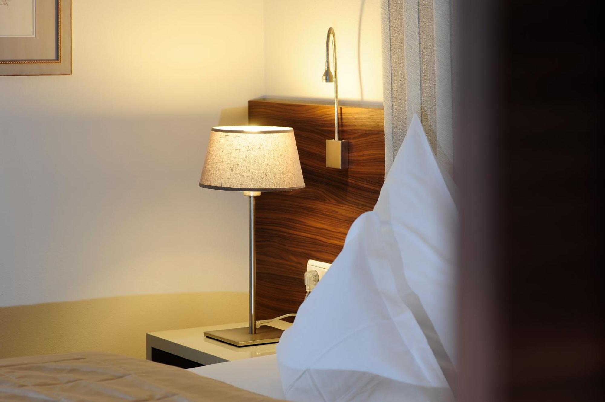 Standard Suite,1589515927:JPEG