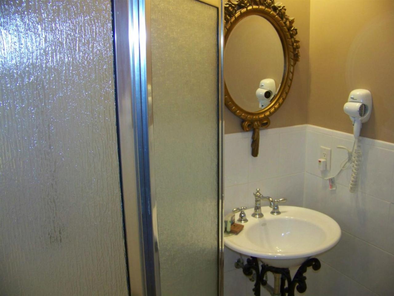 Queen Suite
