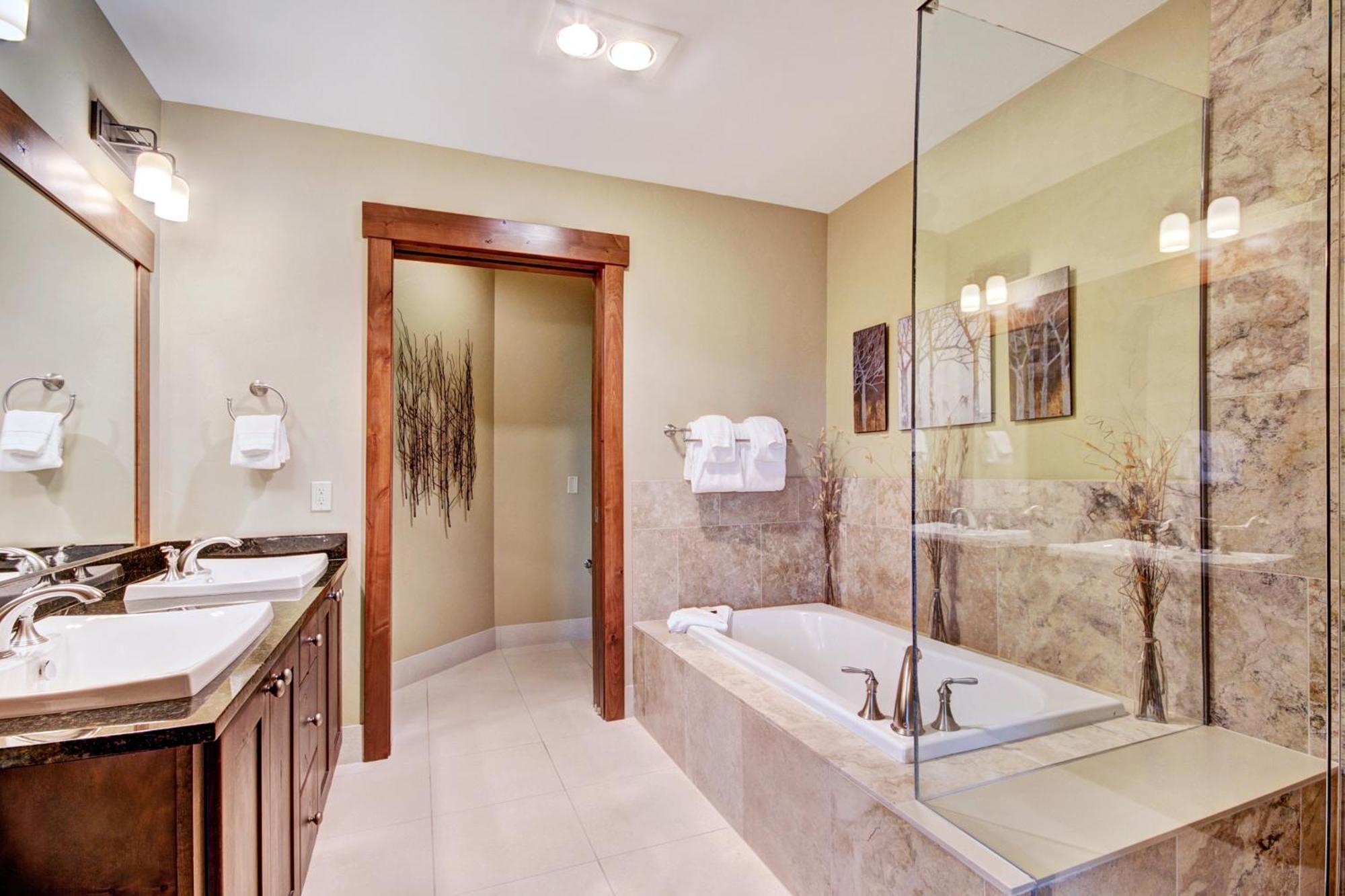 Three-Bedroom Apartment Two Baths