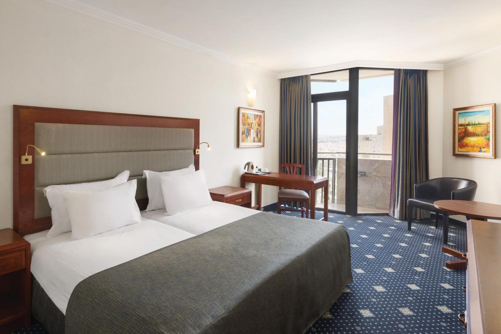 Twin Beds Deluxe Room Non-Smoking