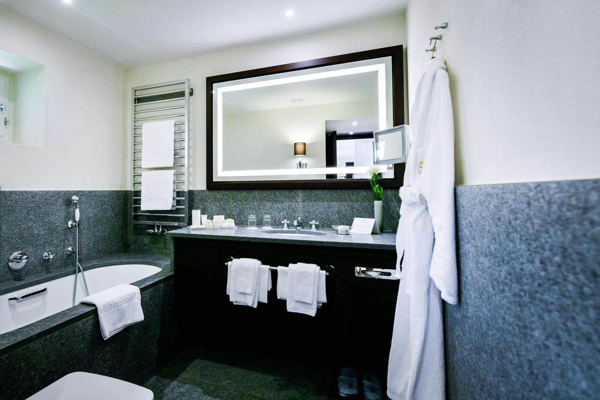 Deluxe Junior Suite