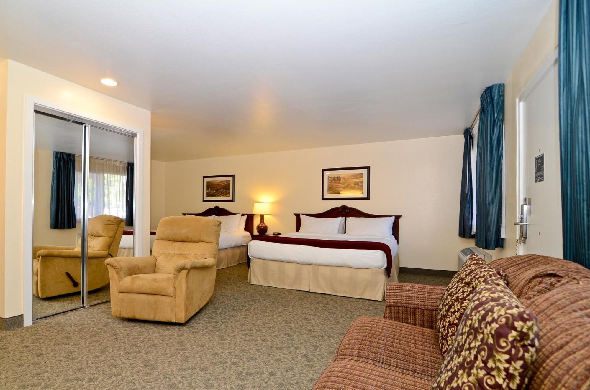 King Room with Two King Beds
