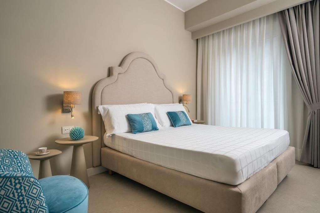 Deluxe Double or Twin Room,1589553872:JPEG