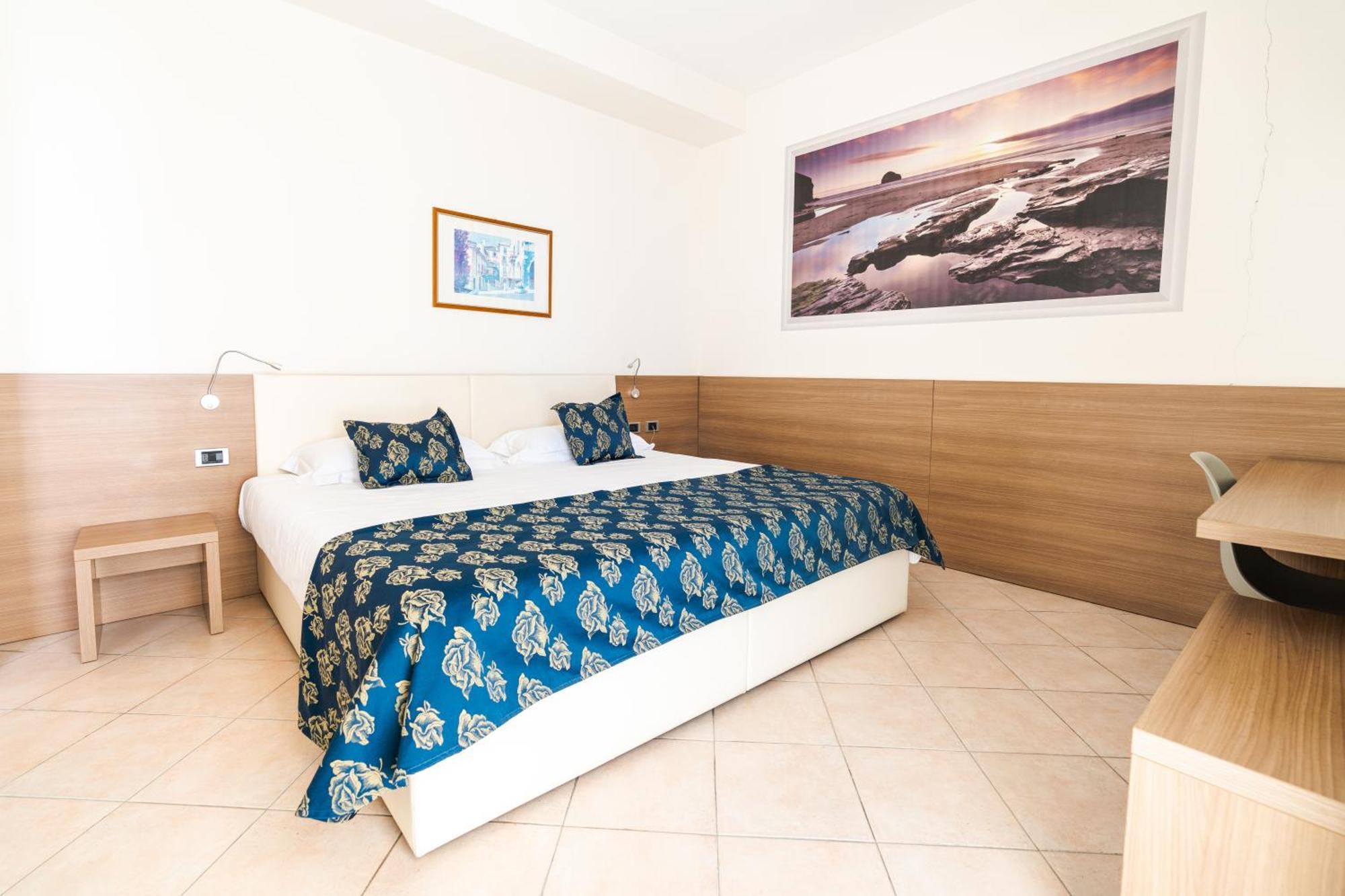 Double Room,1578373613:JPEG
