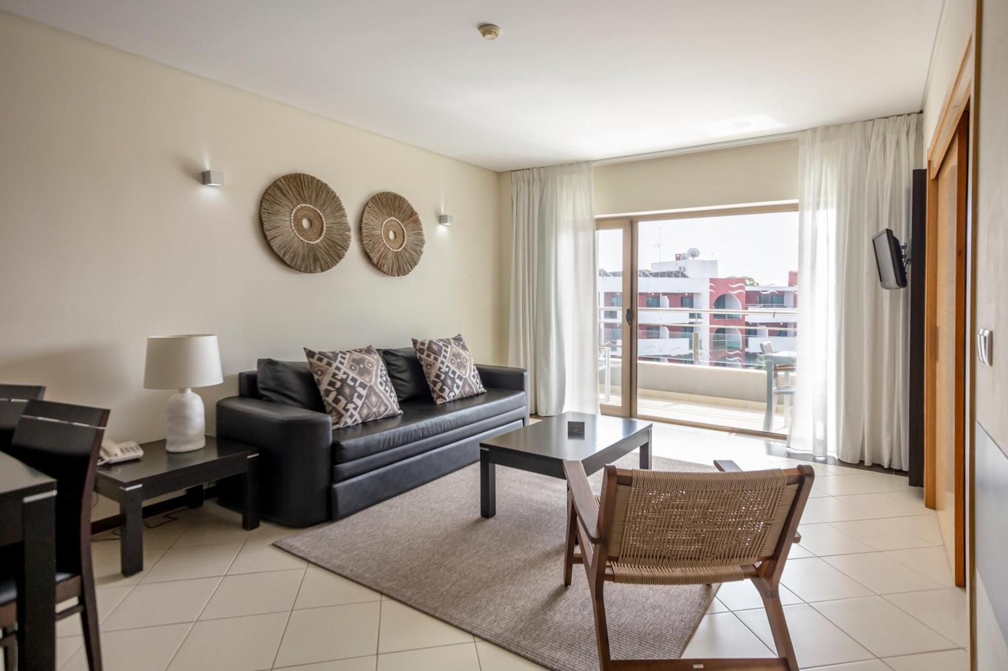 One-Bedroom Apartment,256721281:JPEG