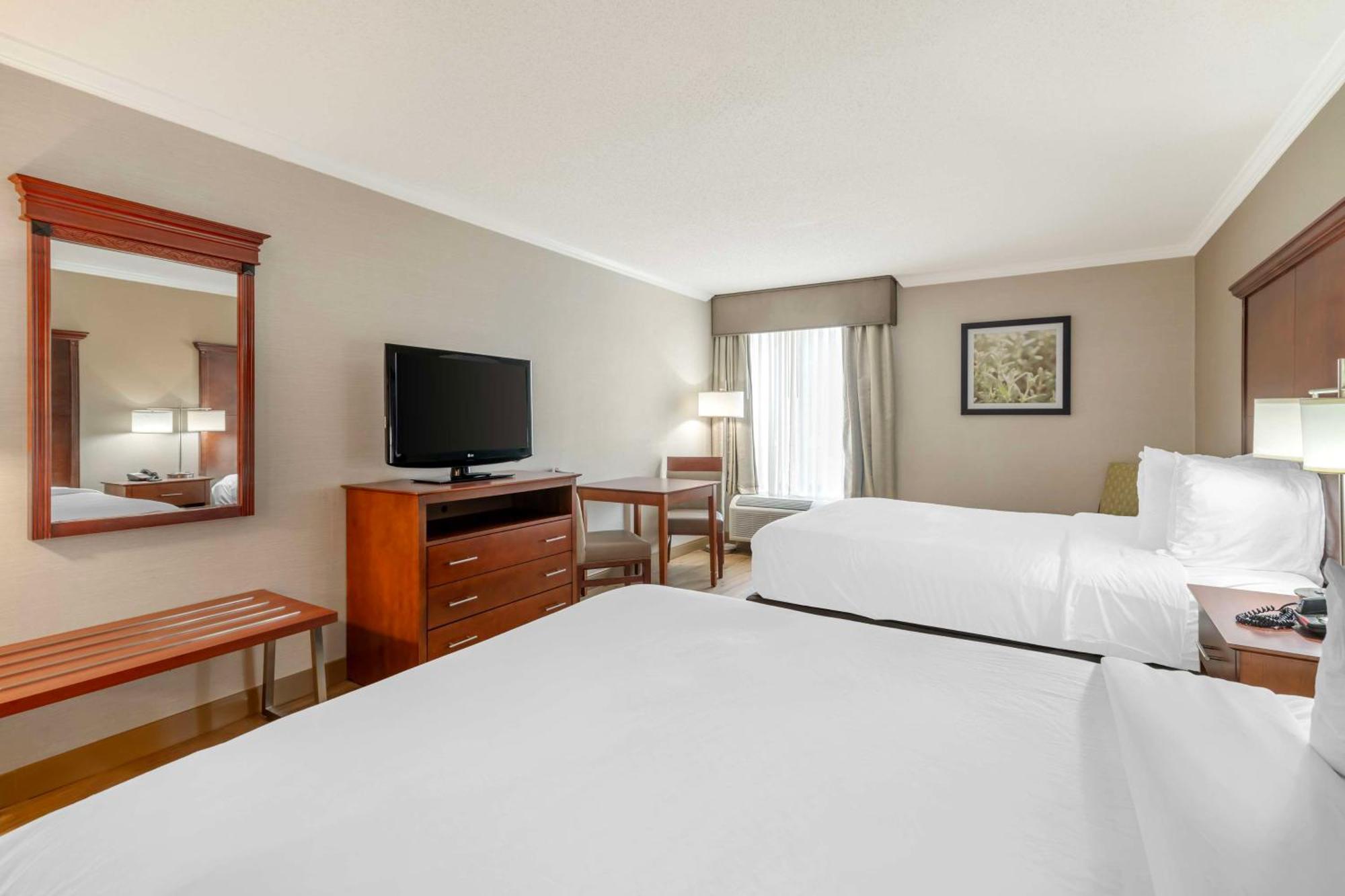 Queen Room Two Queen Beds Non-Smoking