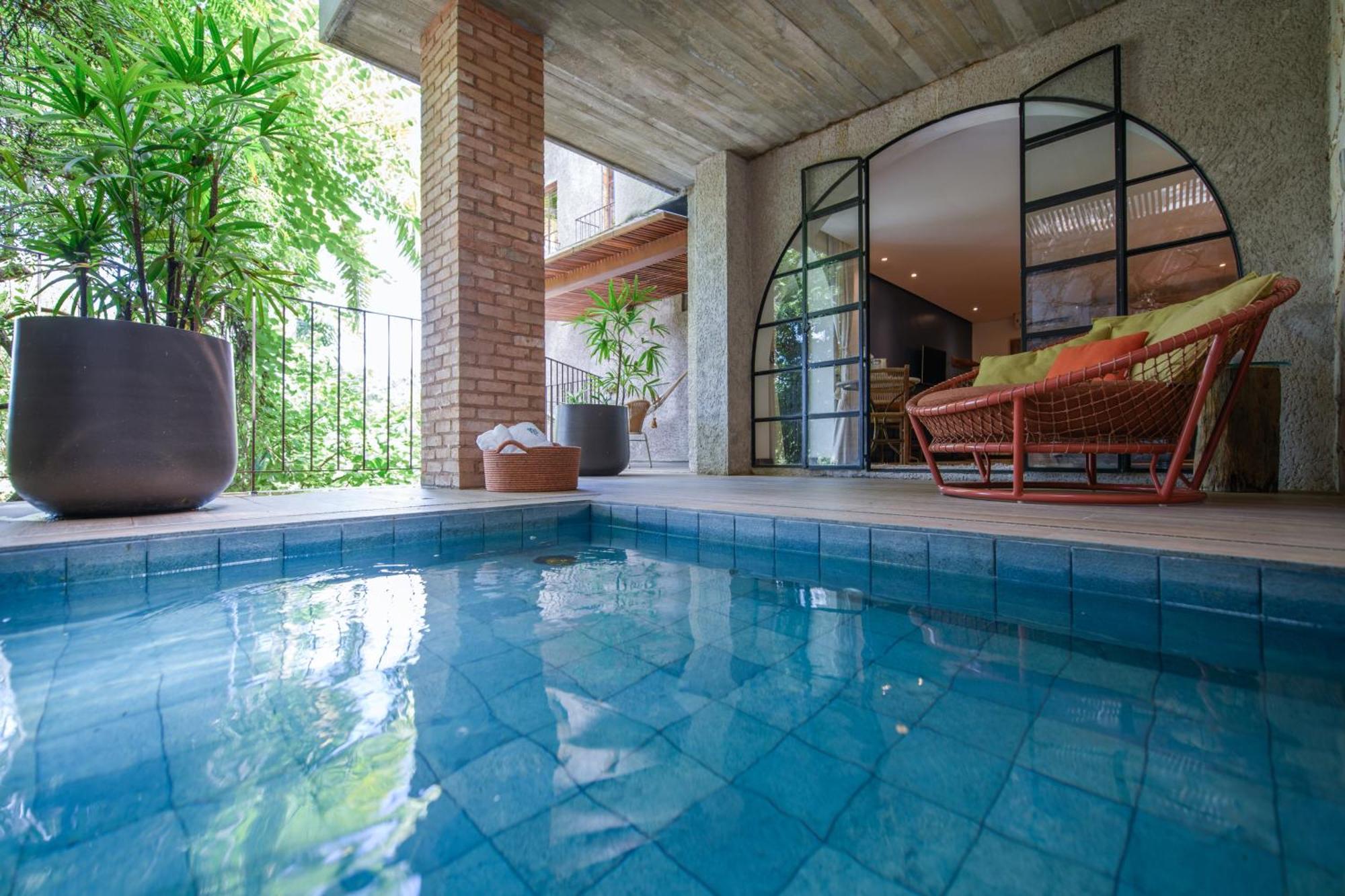 Deluxe Room Pool