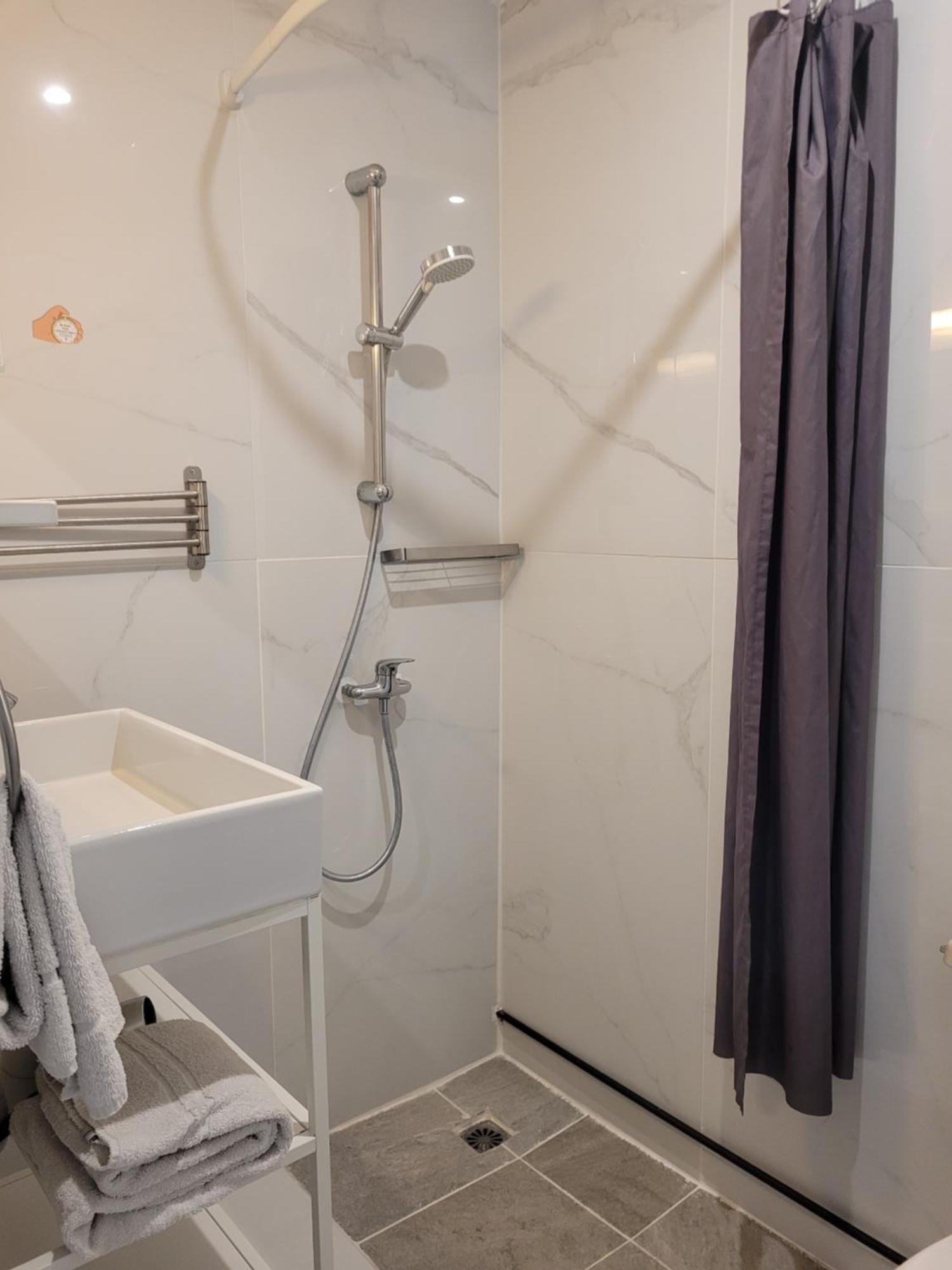 Single Room Access By Stairs,1589596910:JPEG