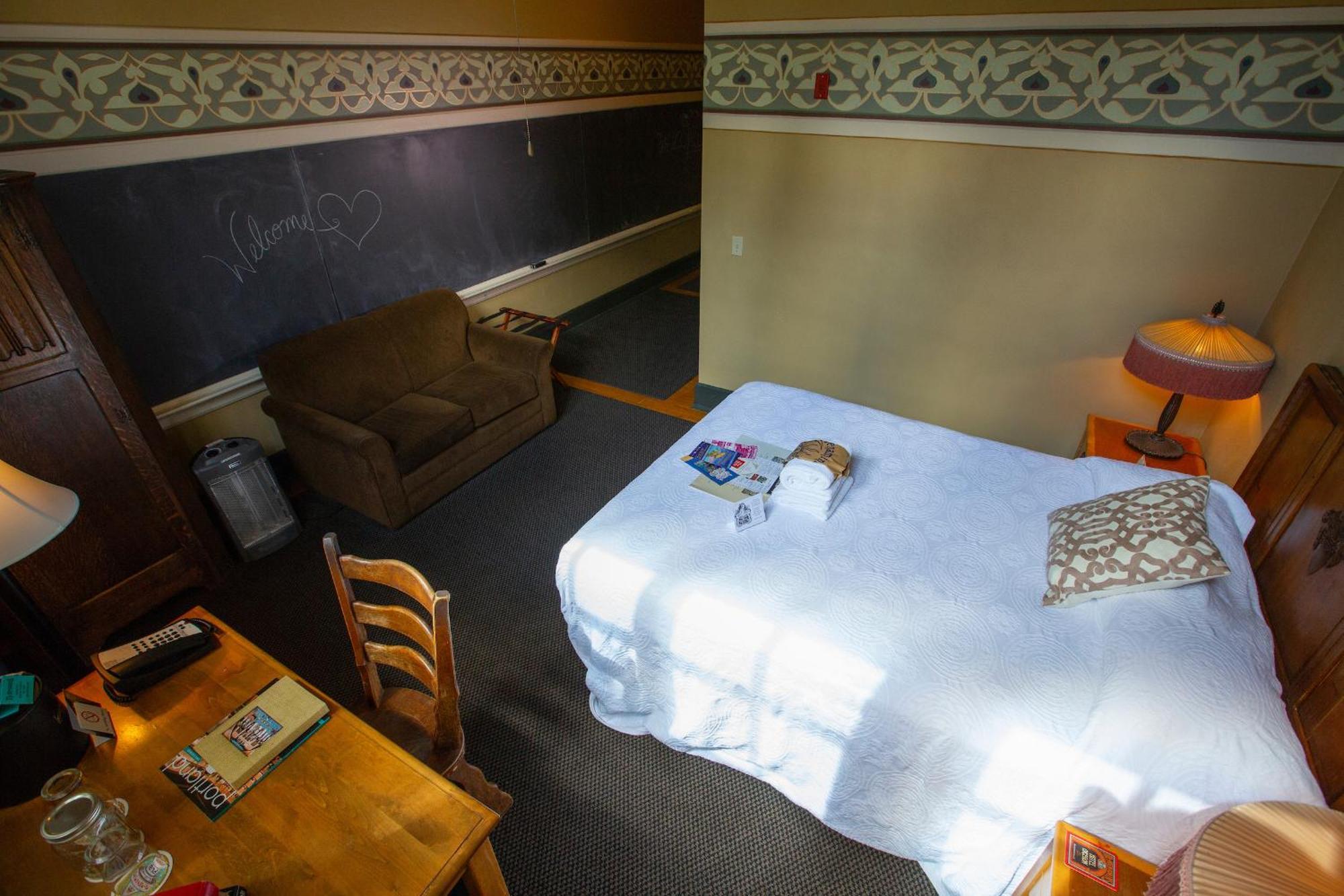 Queen Room