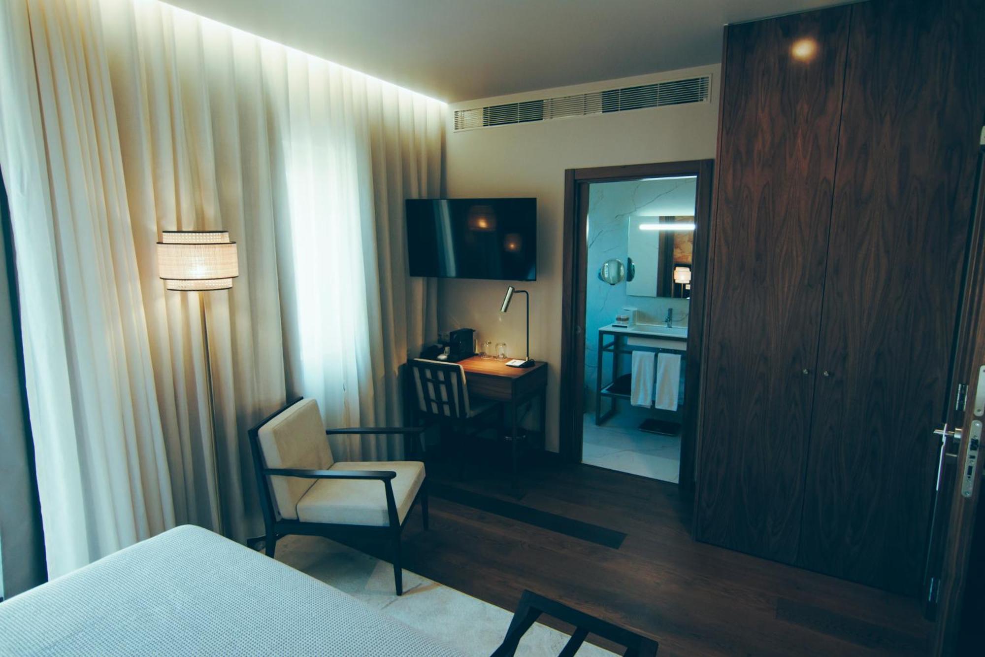 Deluxe Double or Twin Room River View