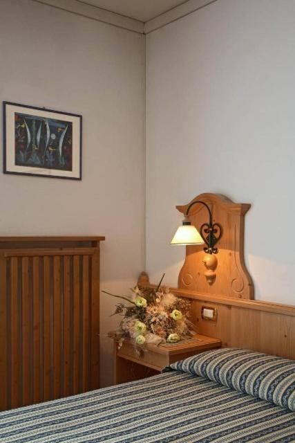Single Room Mountain View,1099134372:JPEG
