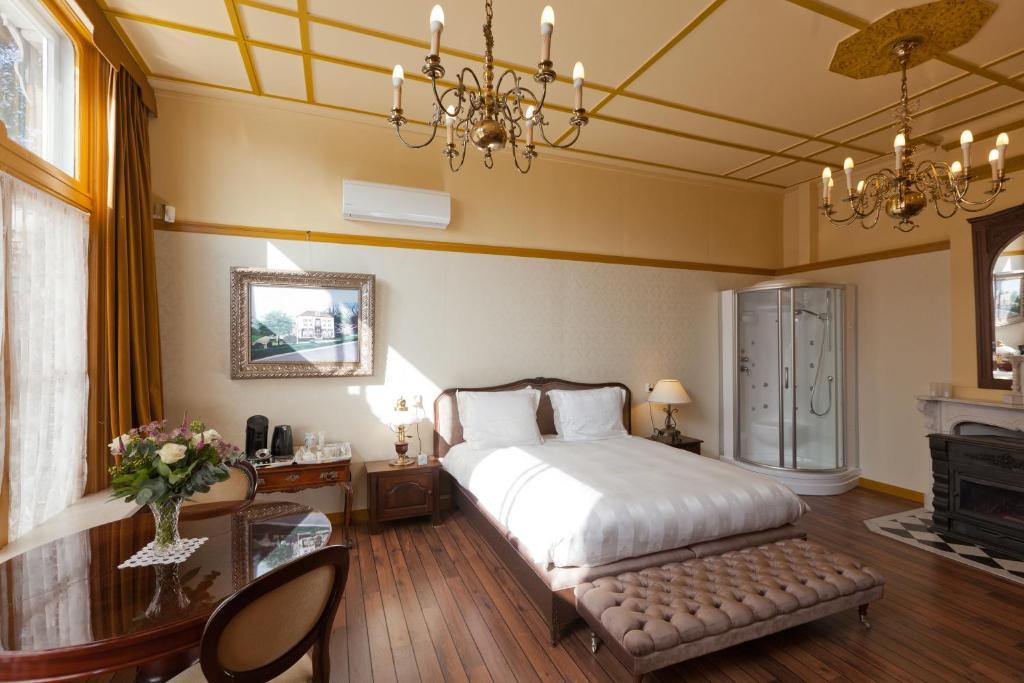 Prestige Room