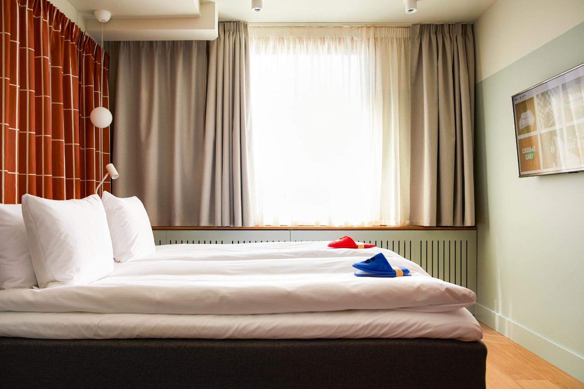 Small Double Room,1590337314:JPEG