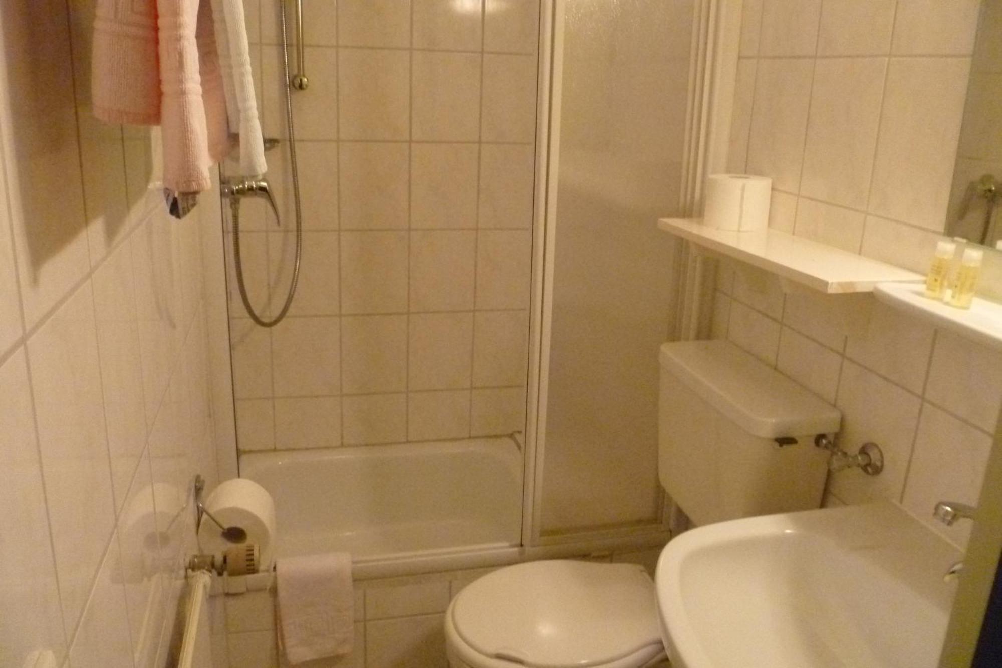 Basic Triple Room
