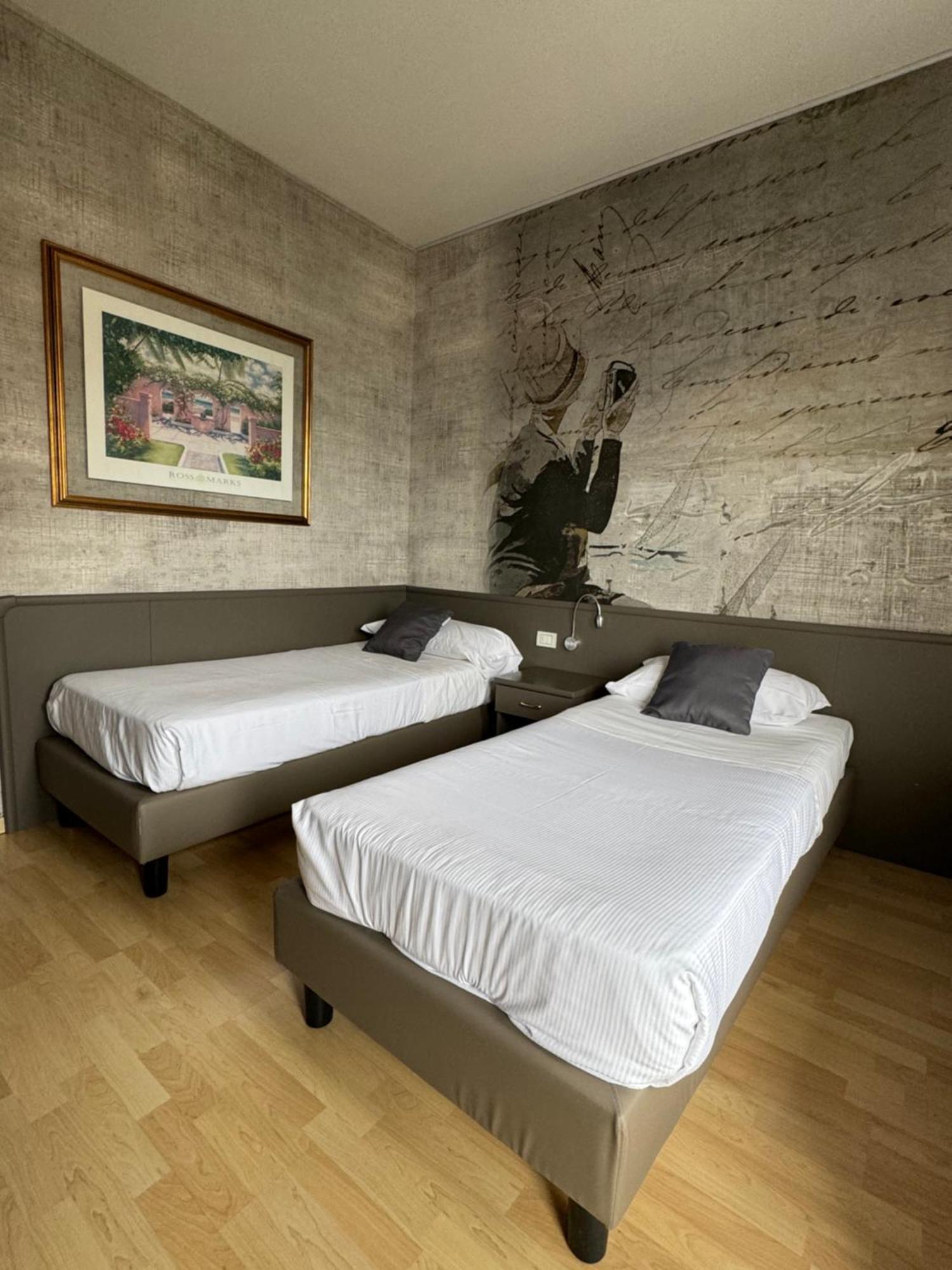 Standard Twin Room Sea View