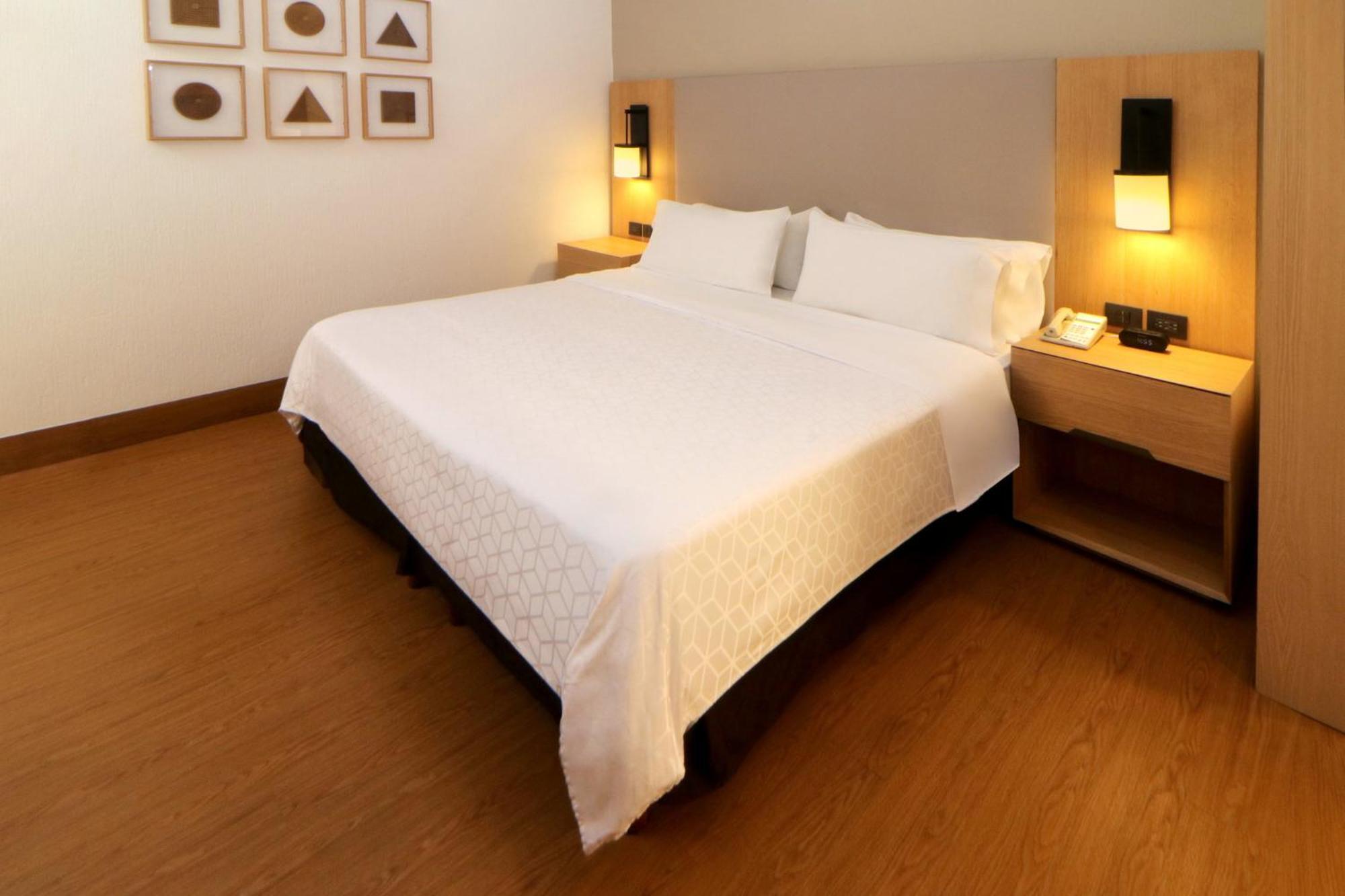 Junior Suite,1590356419:JPEG