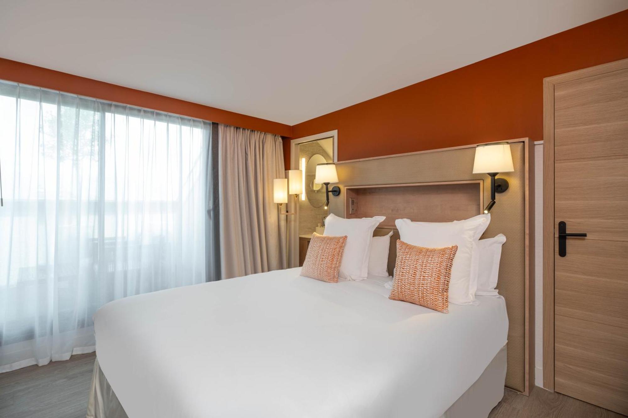 Deluxe Double Room with Balcony and Sea View,1590373995:JPEG
