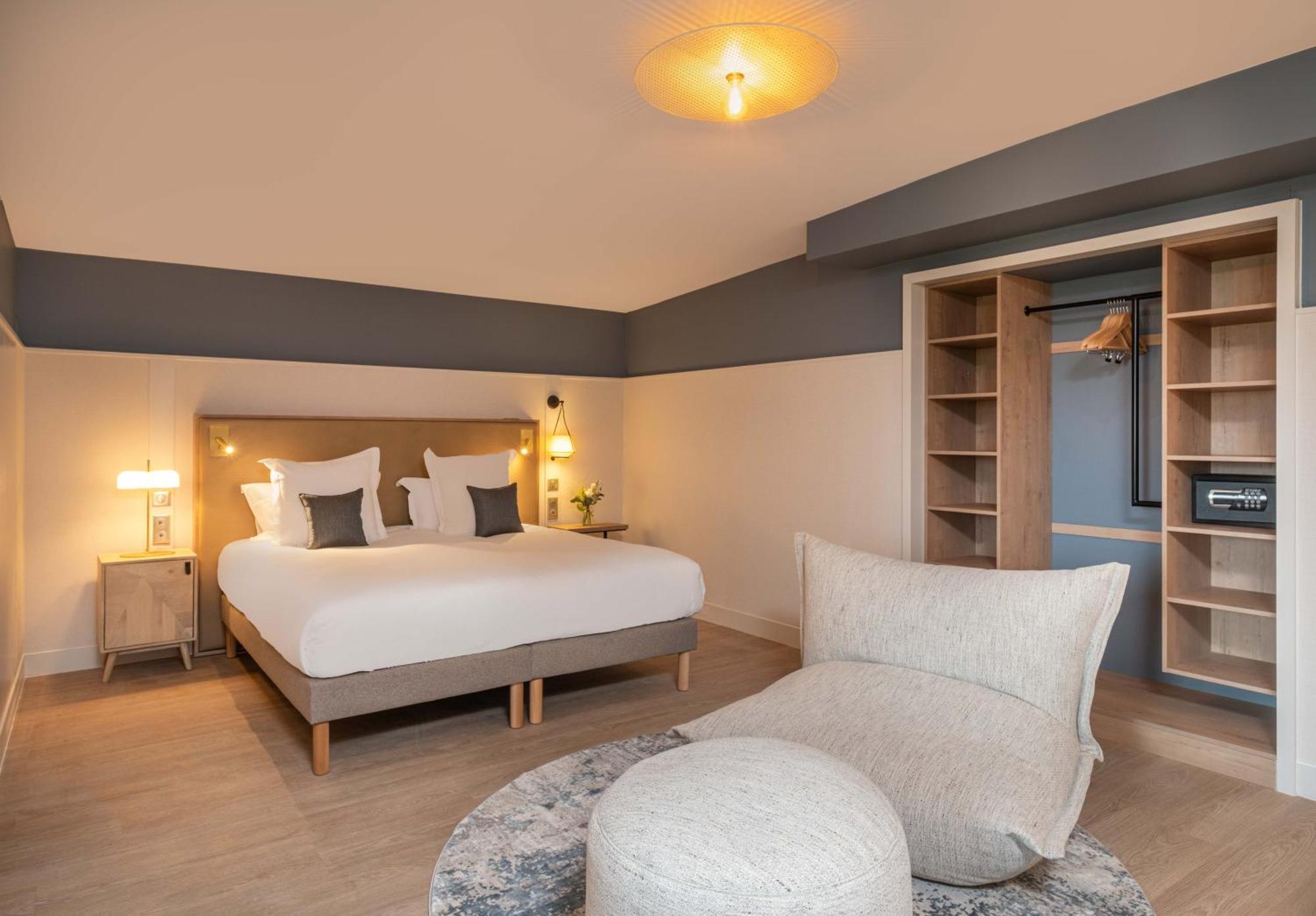 Junior Suite,1627225219:JPEG