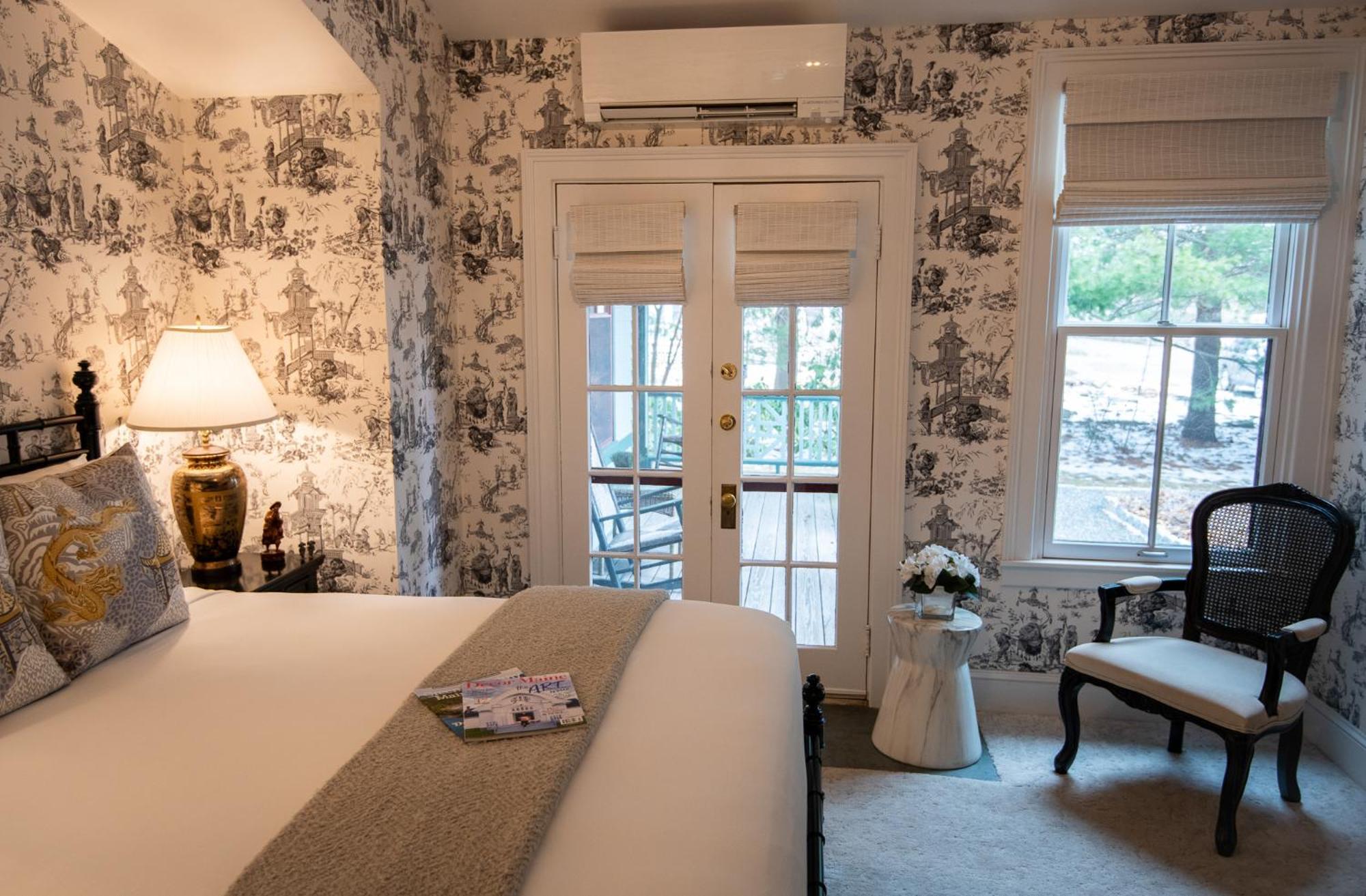 Room 8