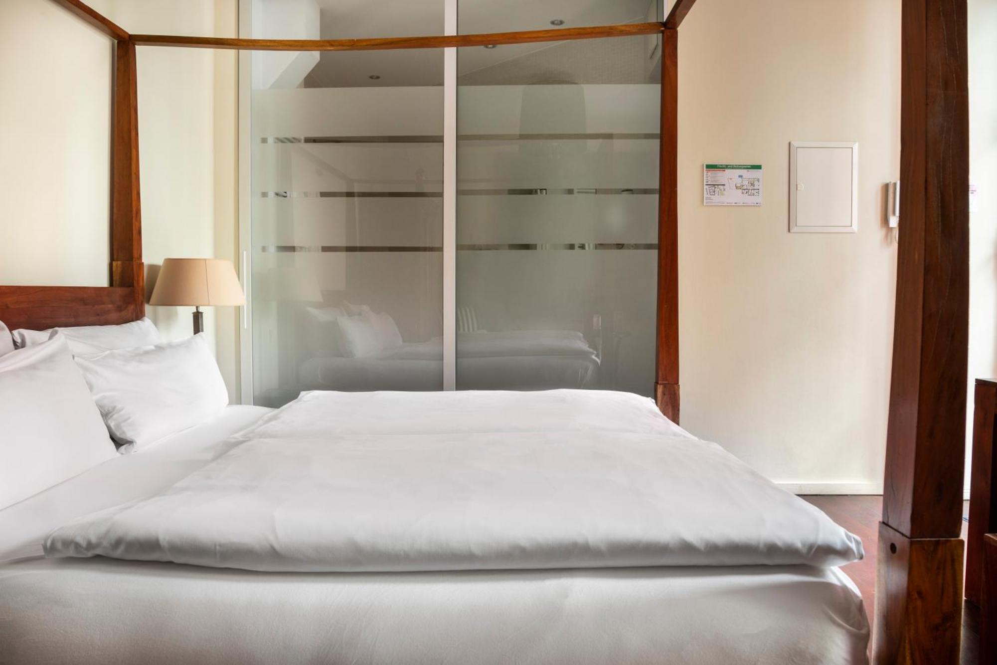 Medium Room
