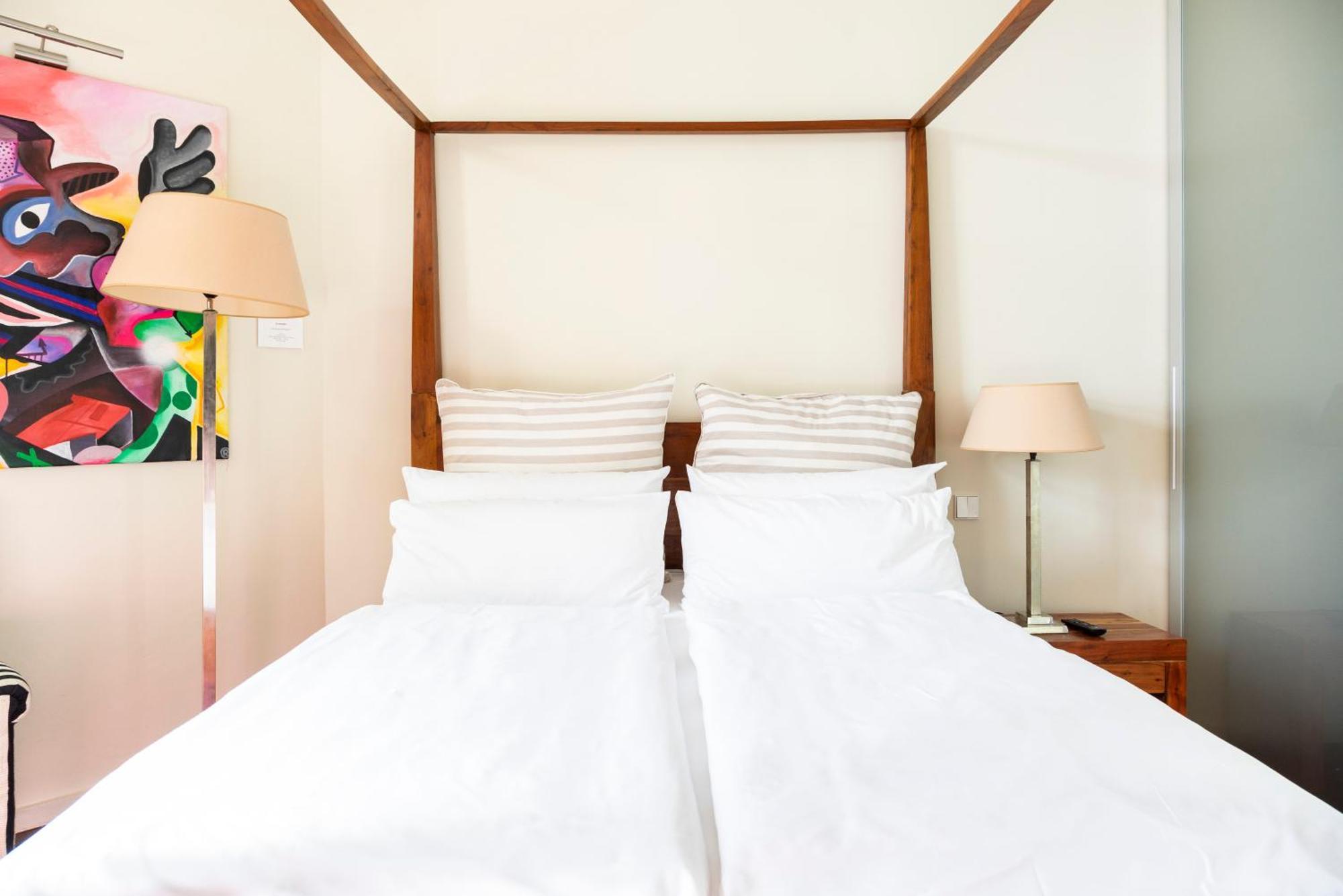 Medium Room