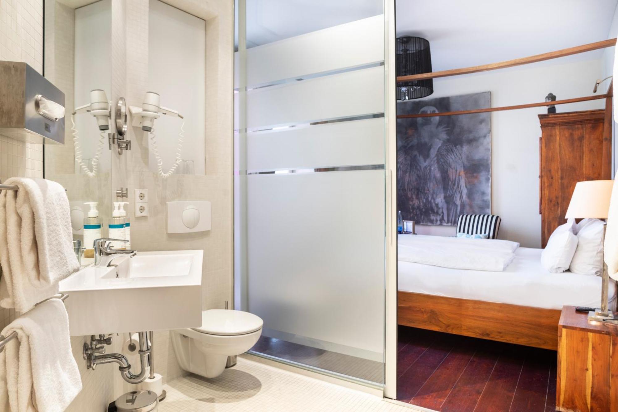 Medium Room