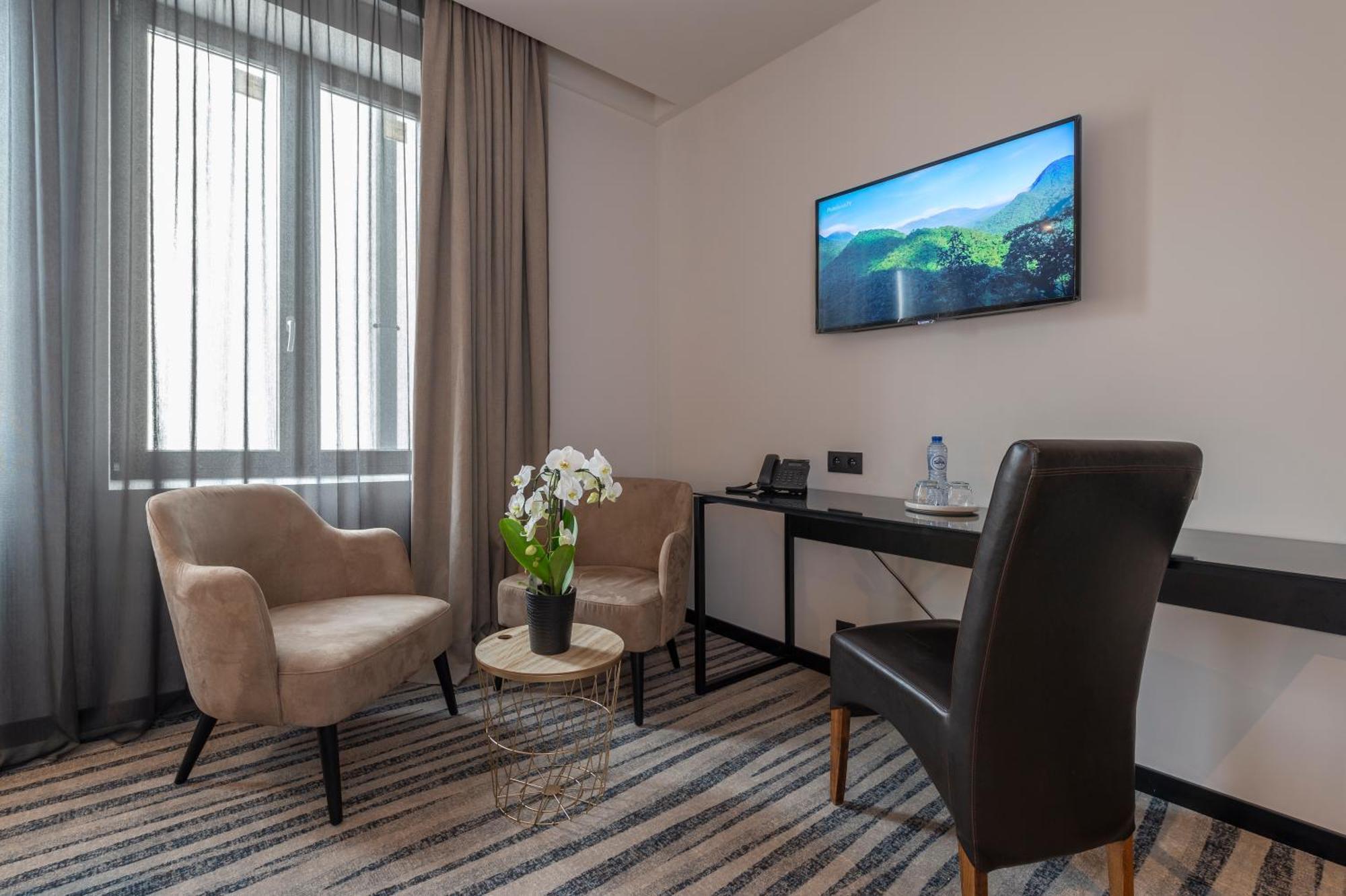 Superior Queen Room