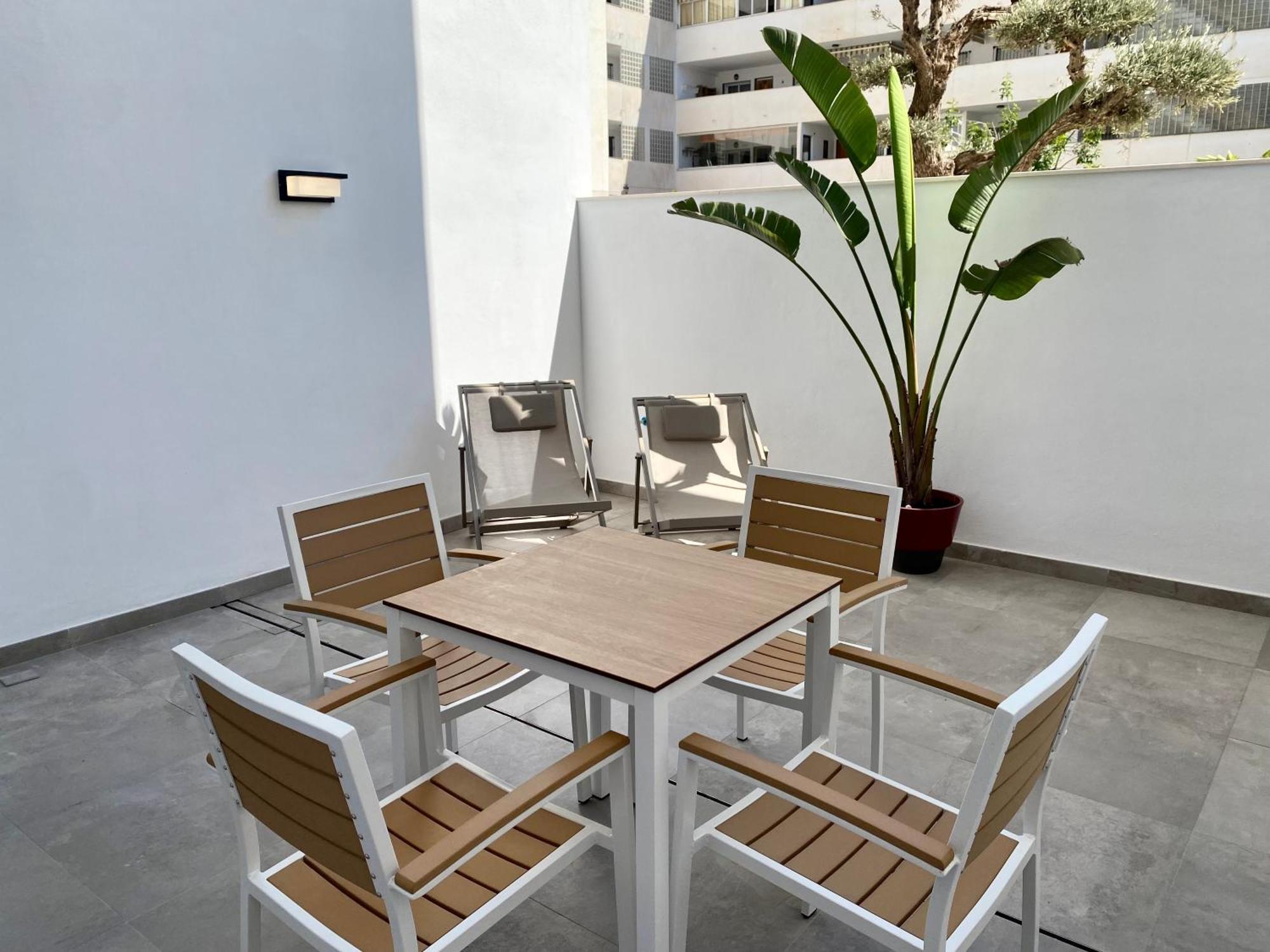 Comfort Two-Bedroom Apartment Patio Ground Floor